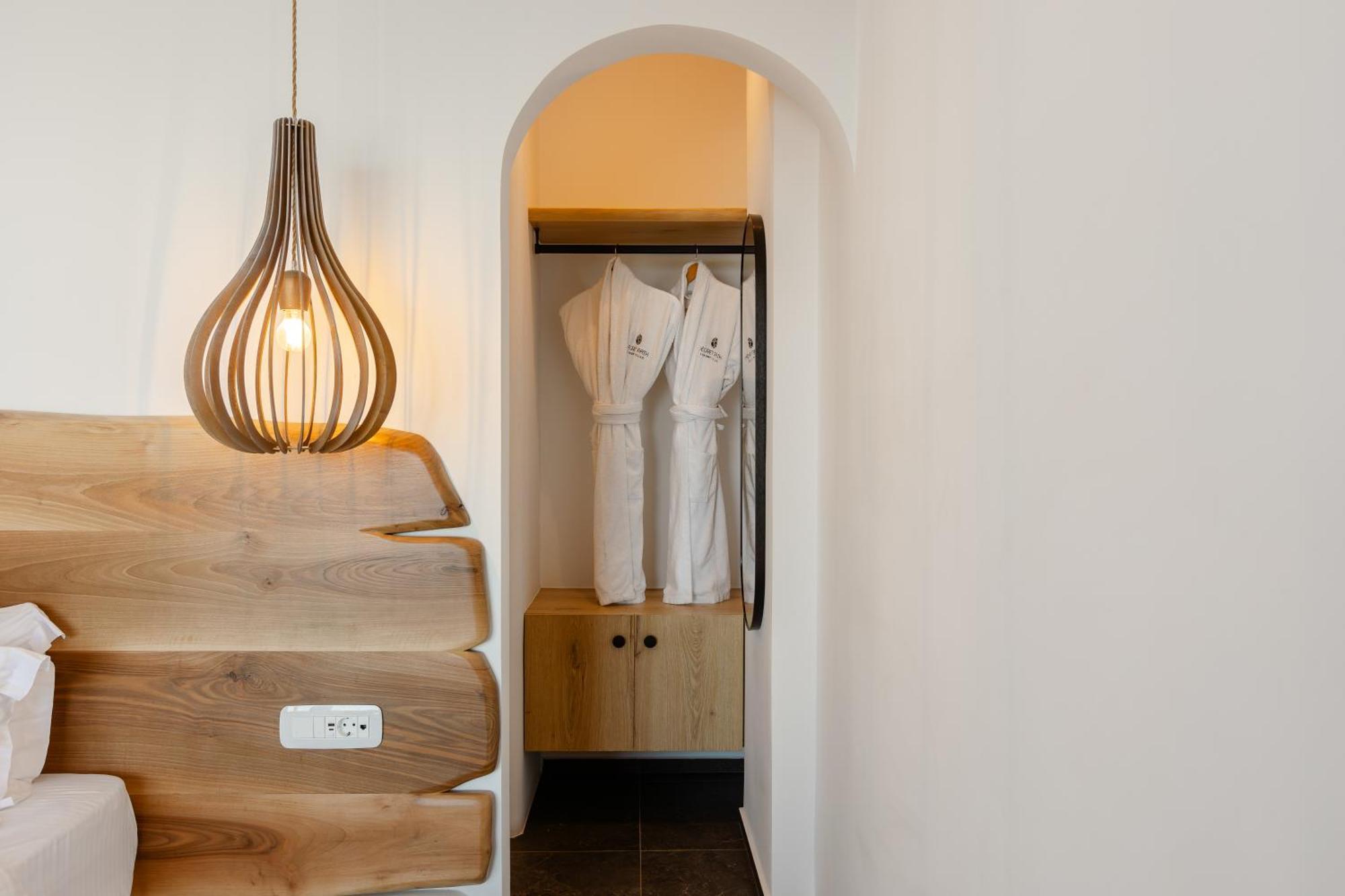 Secret Path Luxury * Imerovigli (Santorini)