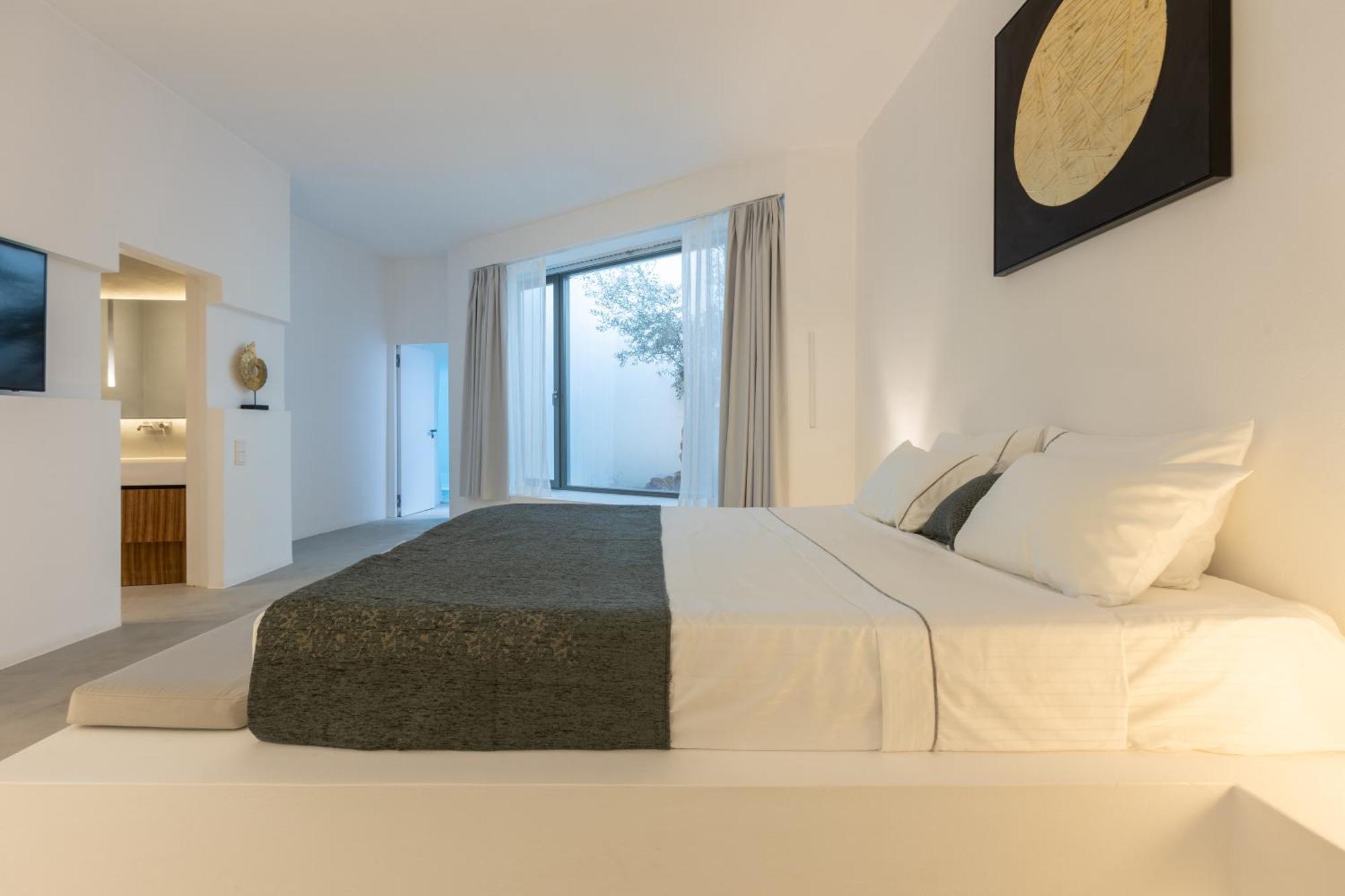 Heavens Edge Hotel Imerovigli (Santorini)