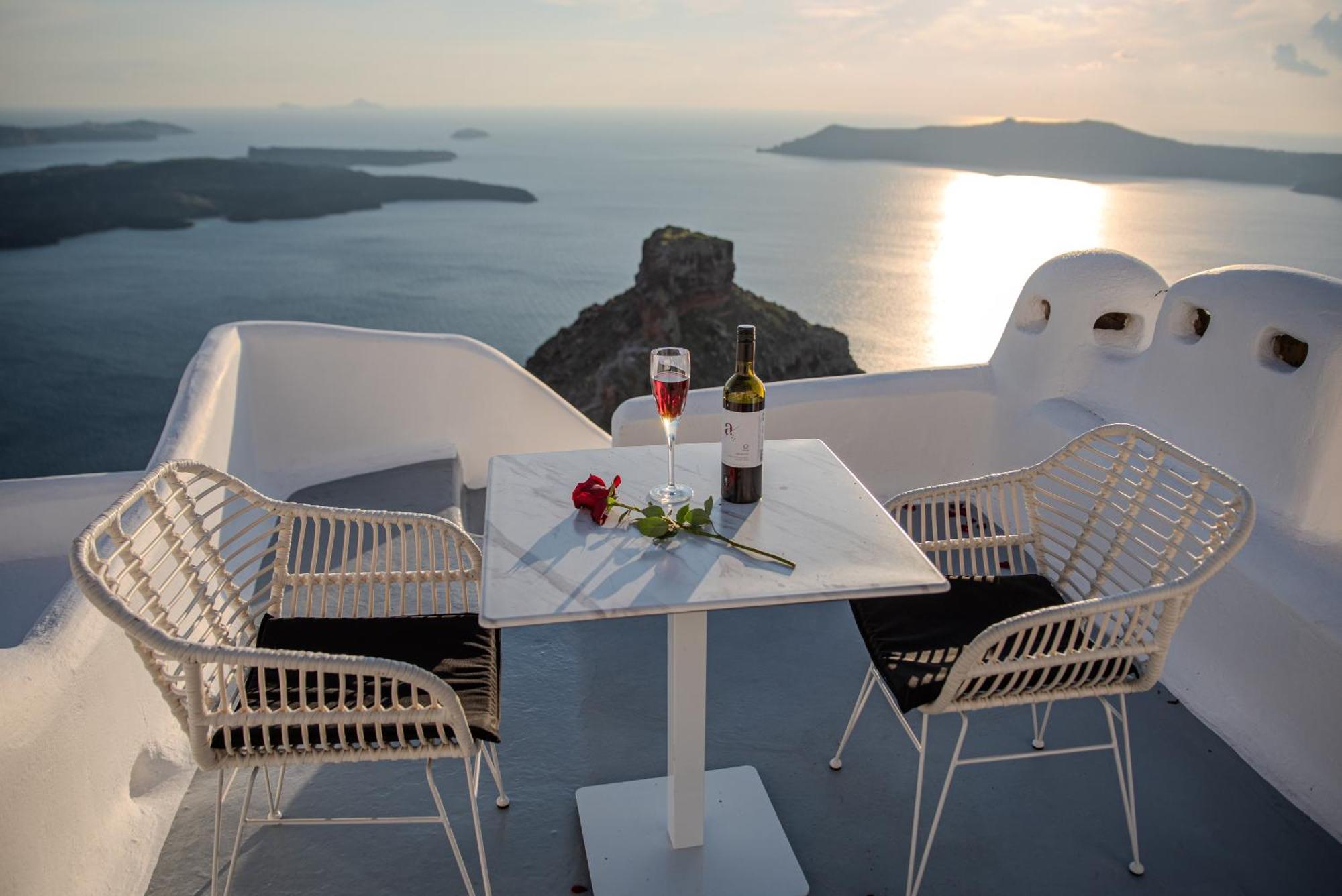 Heavens Edge * Imerovigli (Santorini)