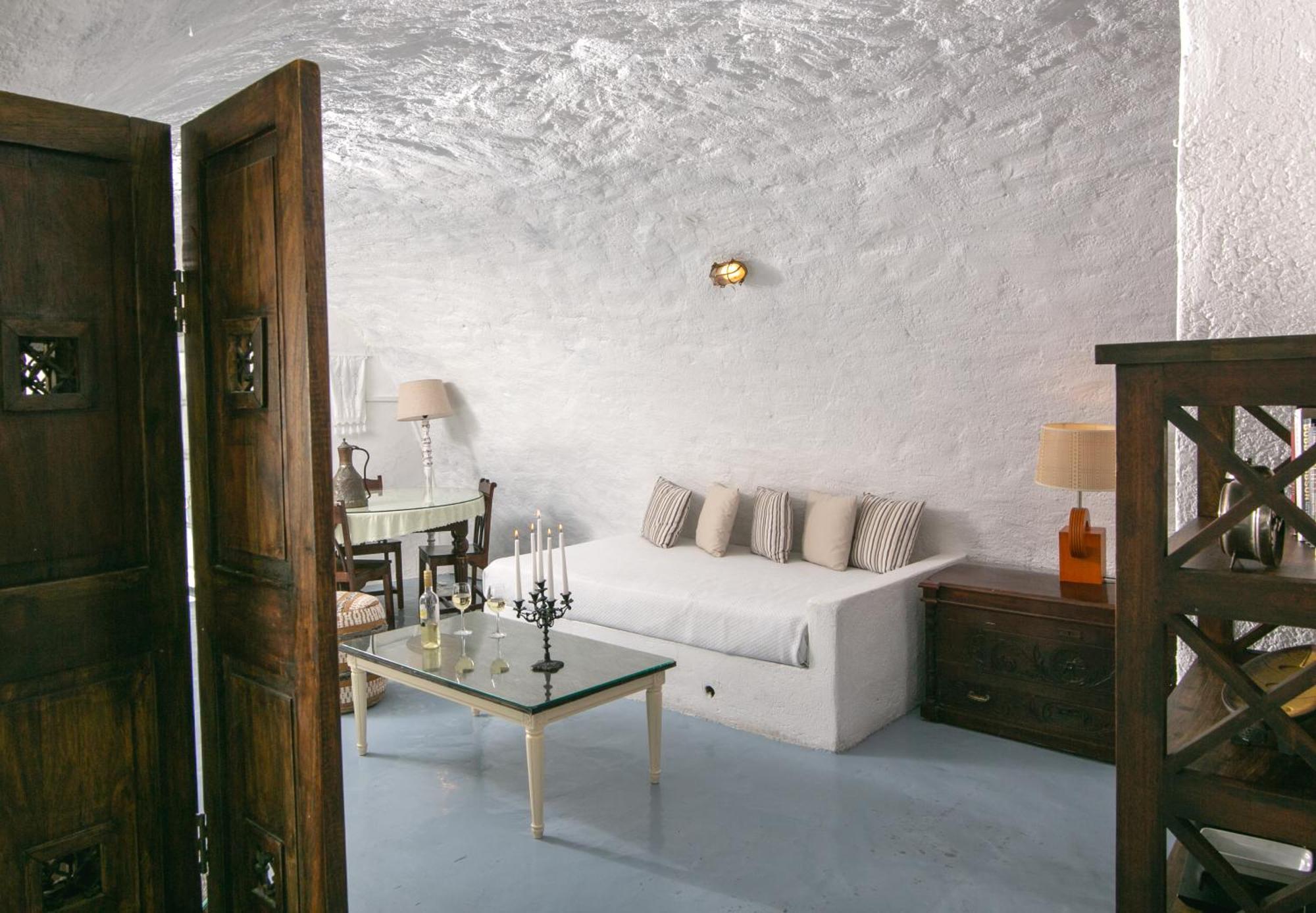 Alexander's Aparthotel 4*