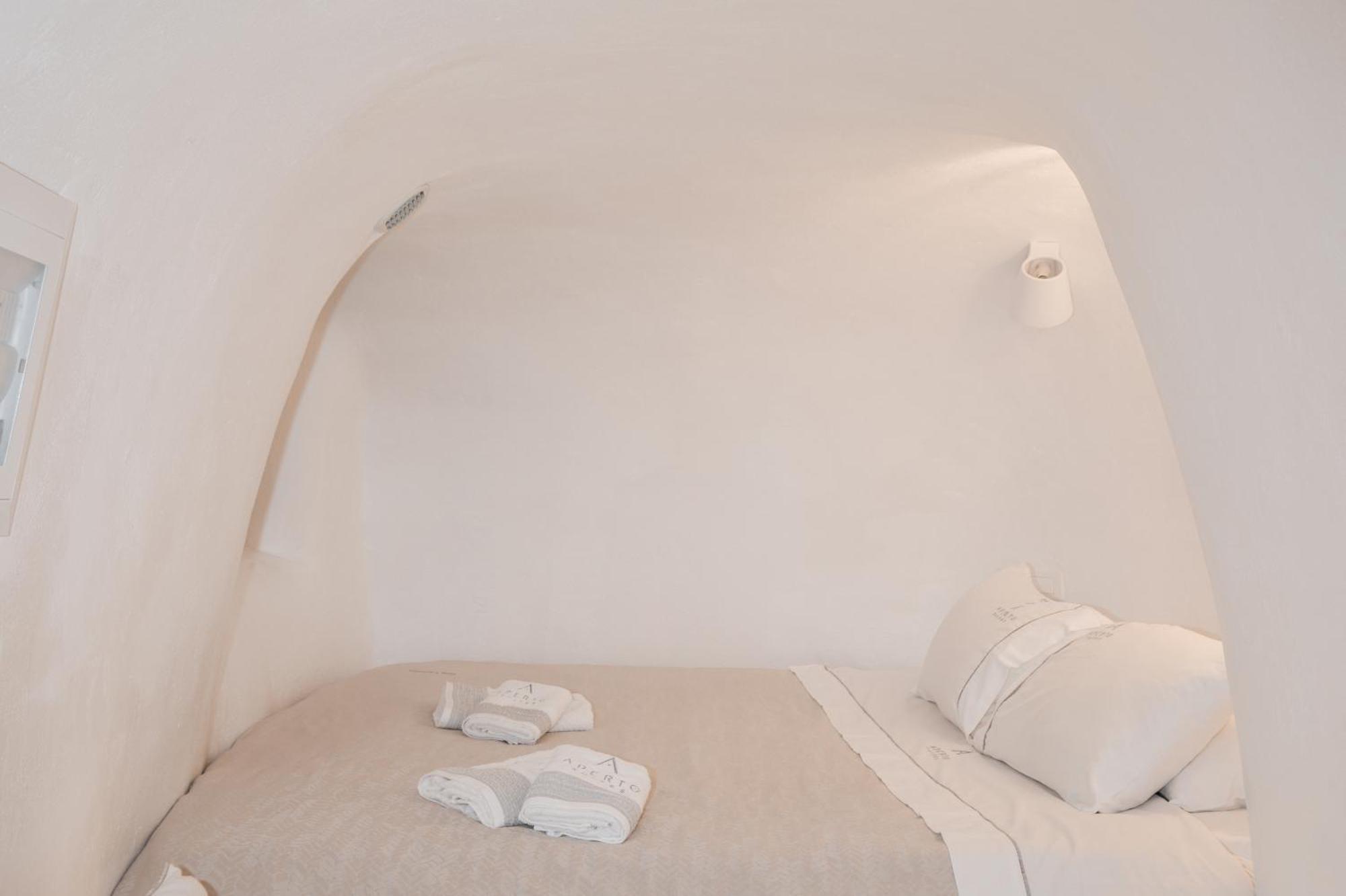 Aperto - Adults Only 3* Fira (Santorini)