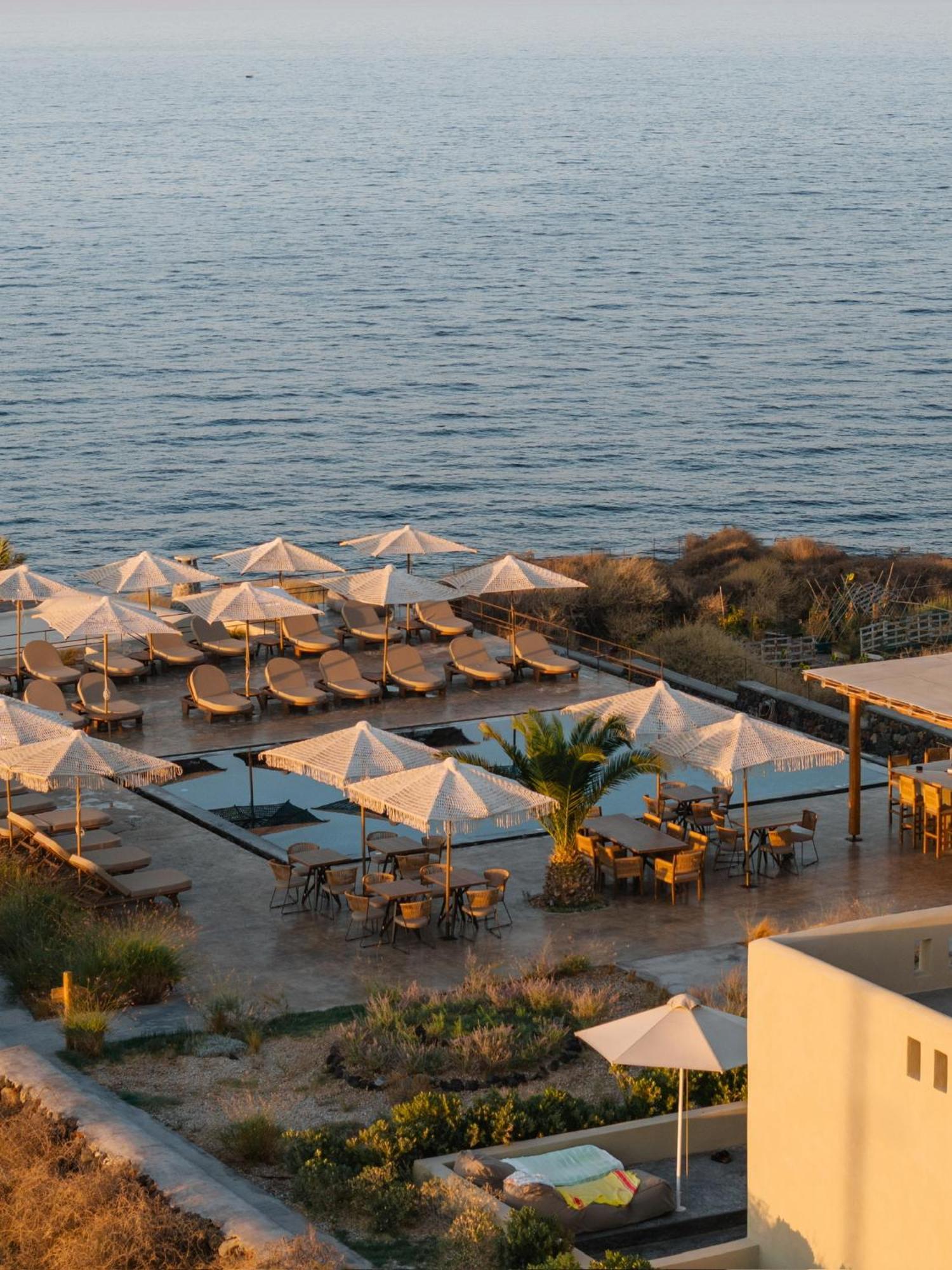 Colombos Beachfront Hotel