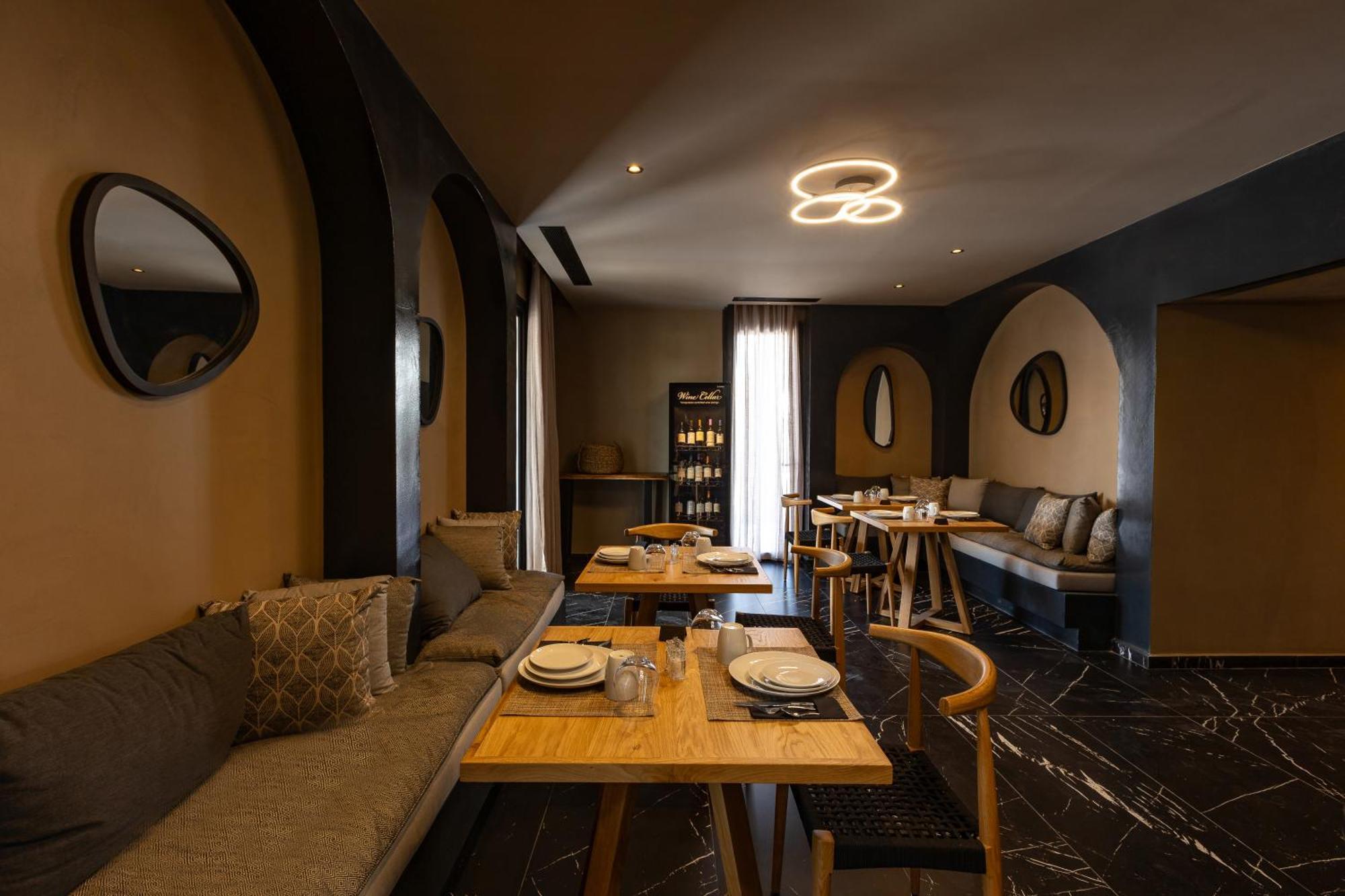 Santo Mangata Boutique Hotel Perissa (Santorini)