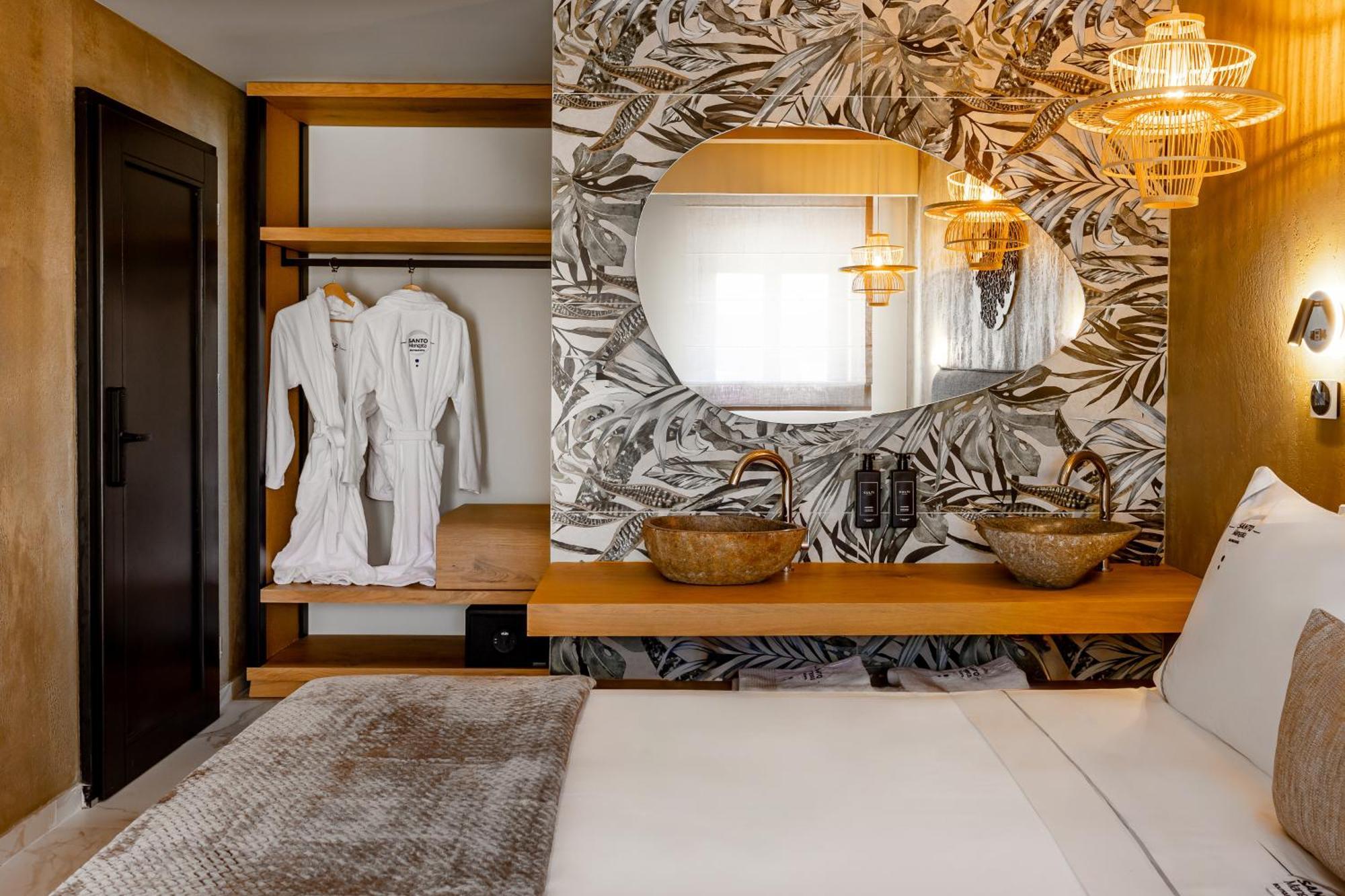 Santo Mangata Boutique