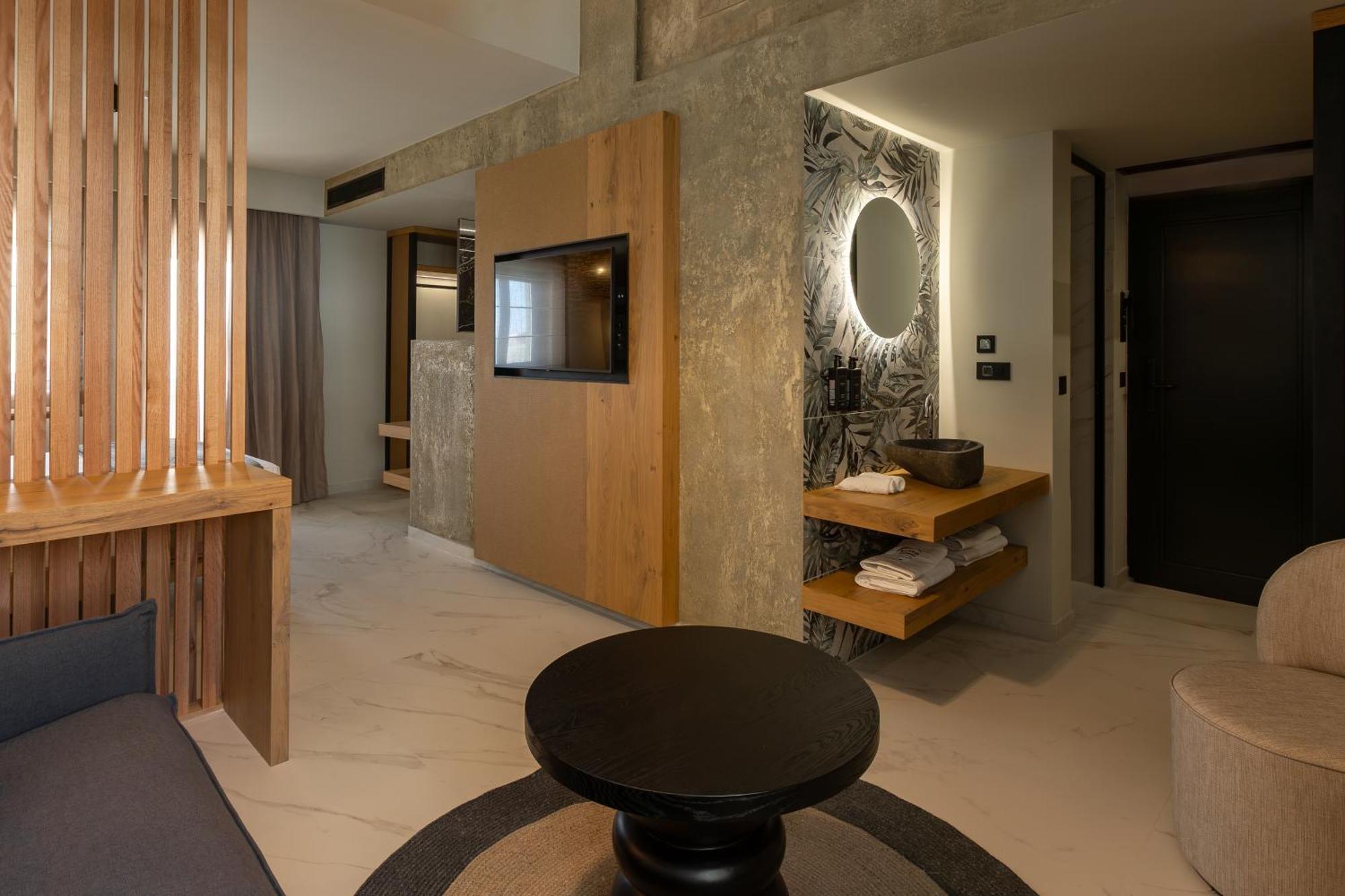 Santo Mangata Boutique