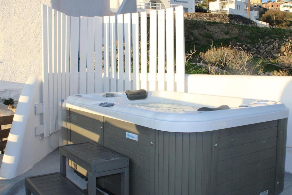 Solasta #2 With Jacuzzi In Santorini Apartment *