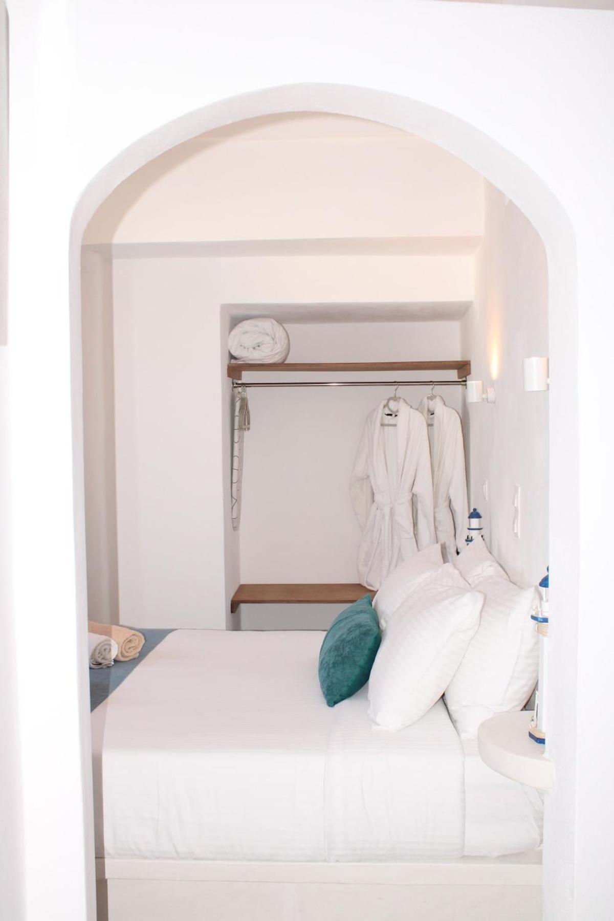 Solasta #2 With Jacuzzi In Santorini
