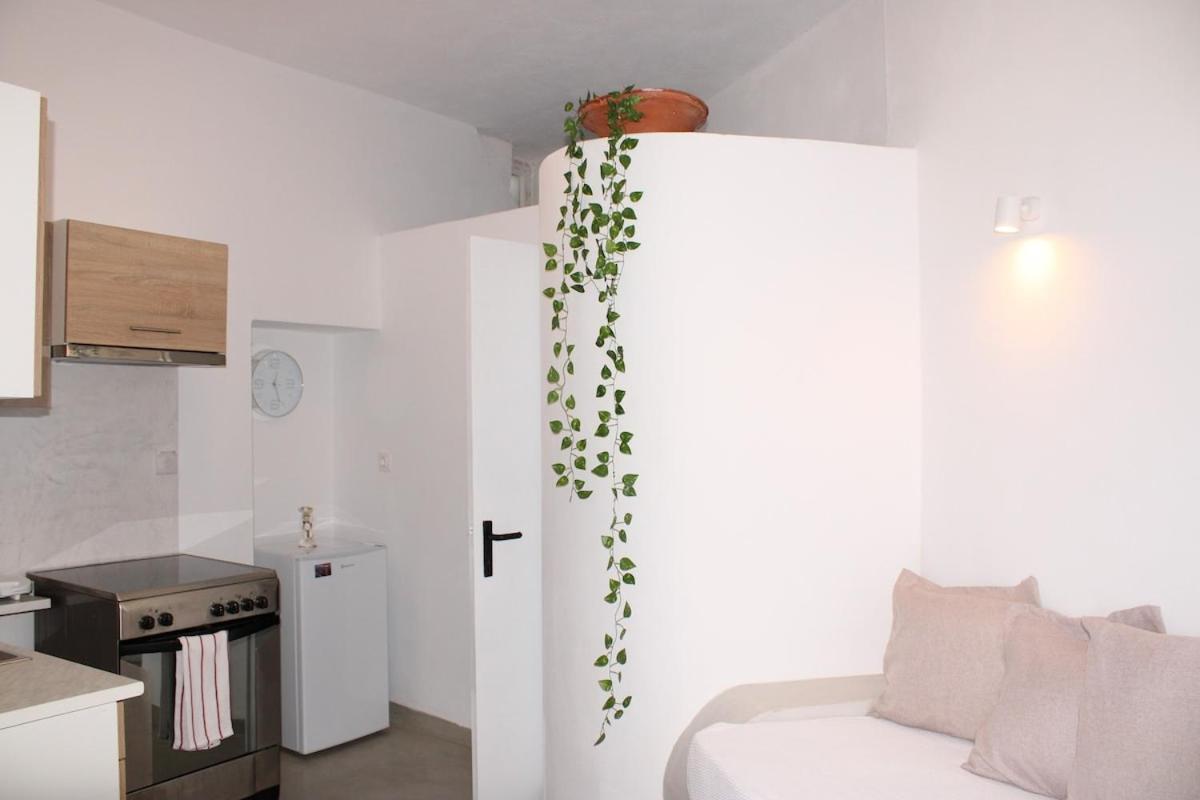 Solasta #2 With Jacuzzi In Santorini Apartment