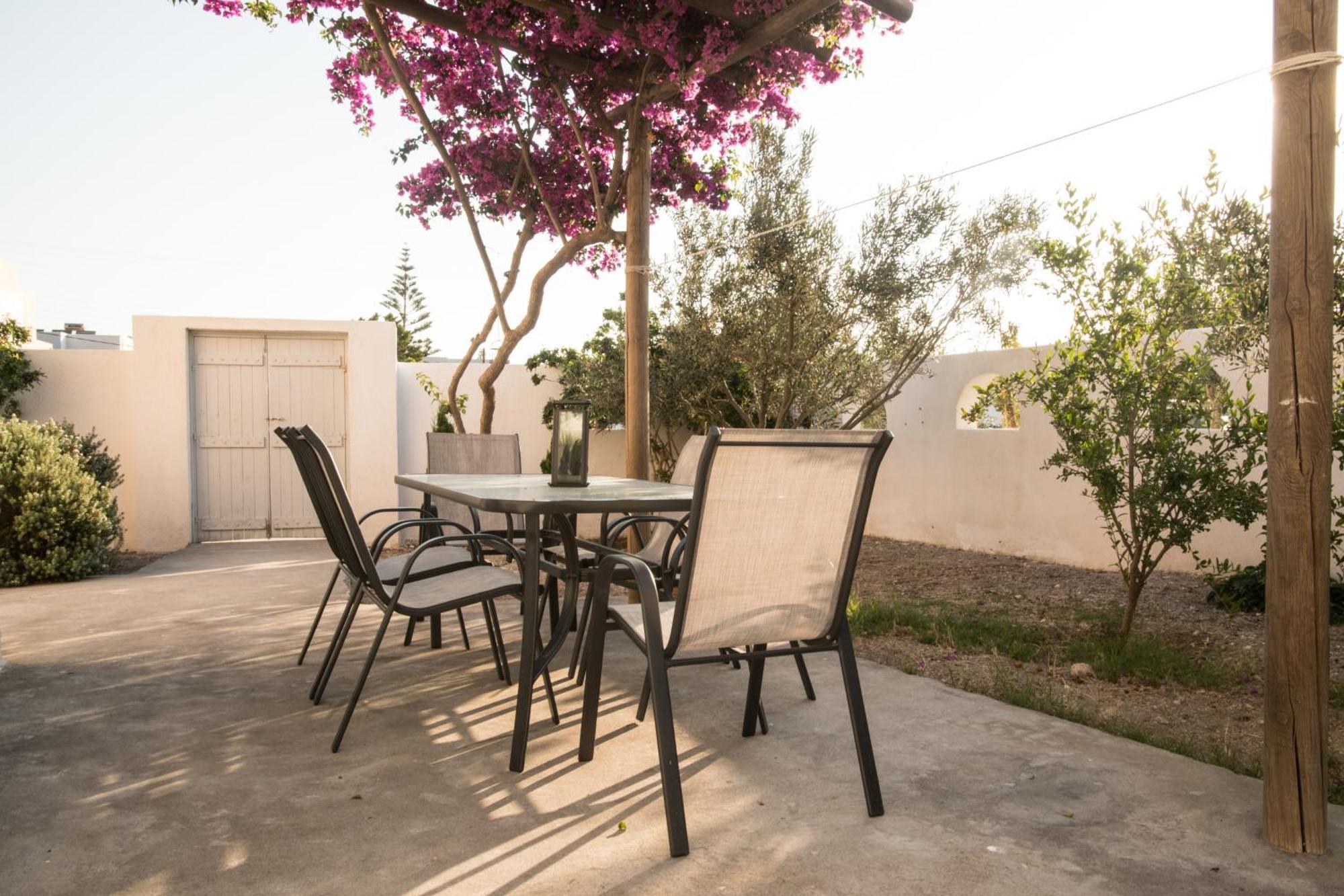 E & E Villa Kamari (Santorini)