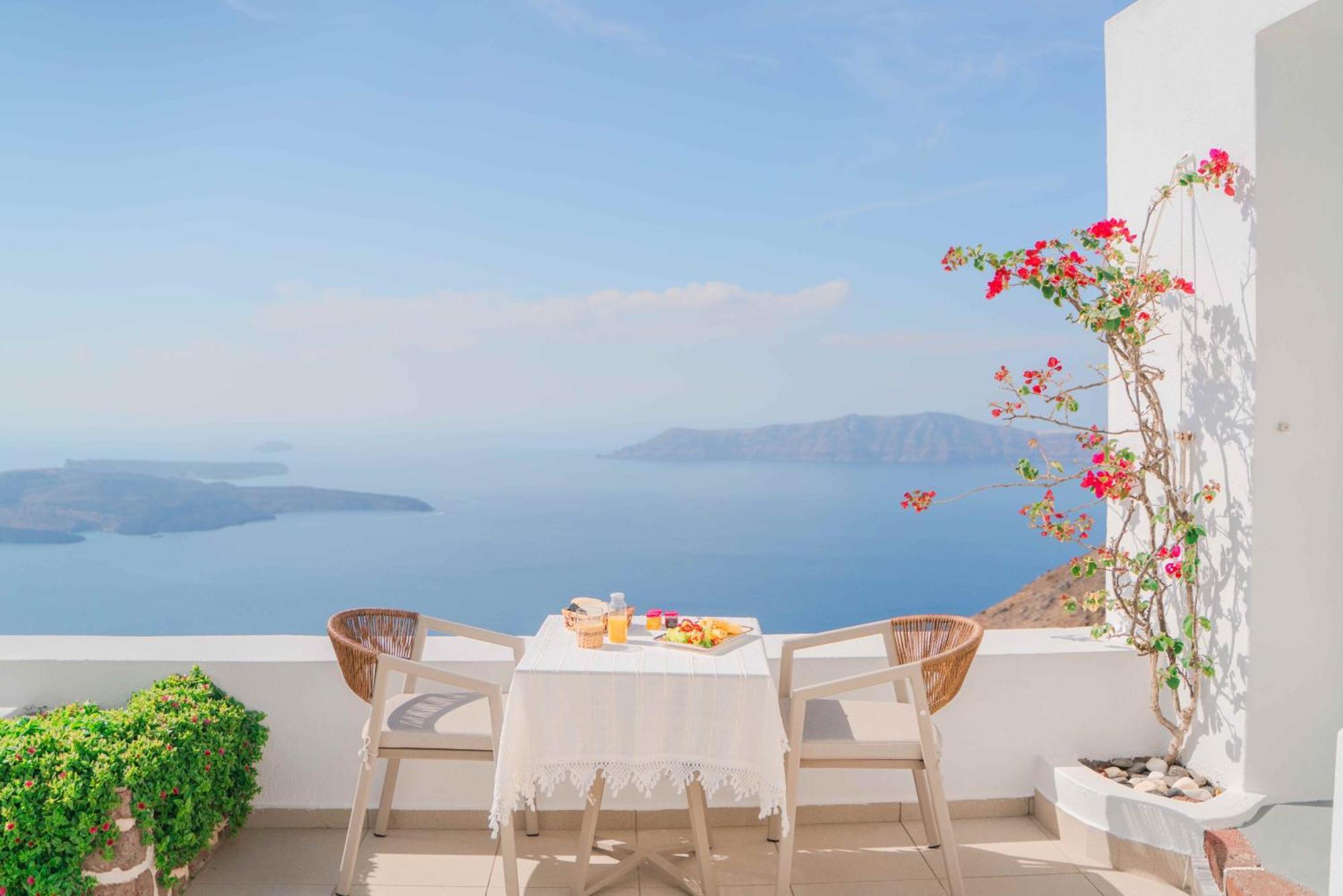 Spitia Tzitzi * Imerovigli (Santorini)