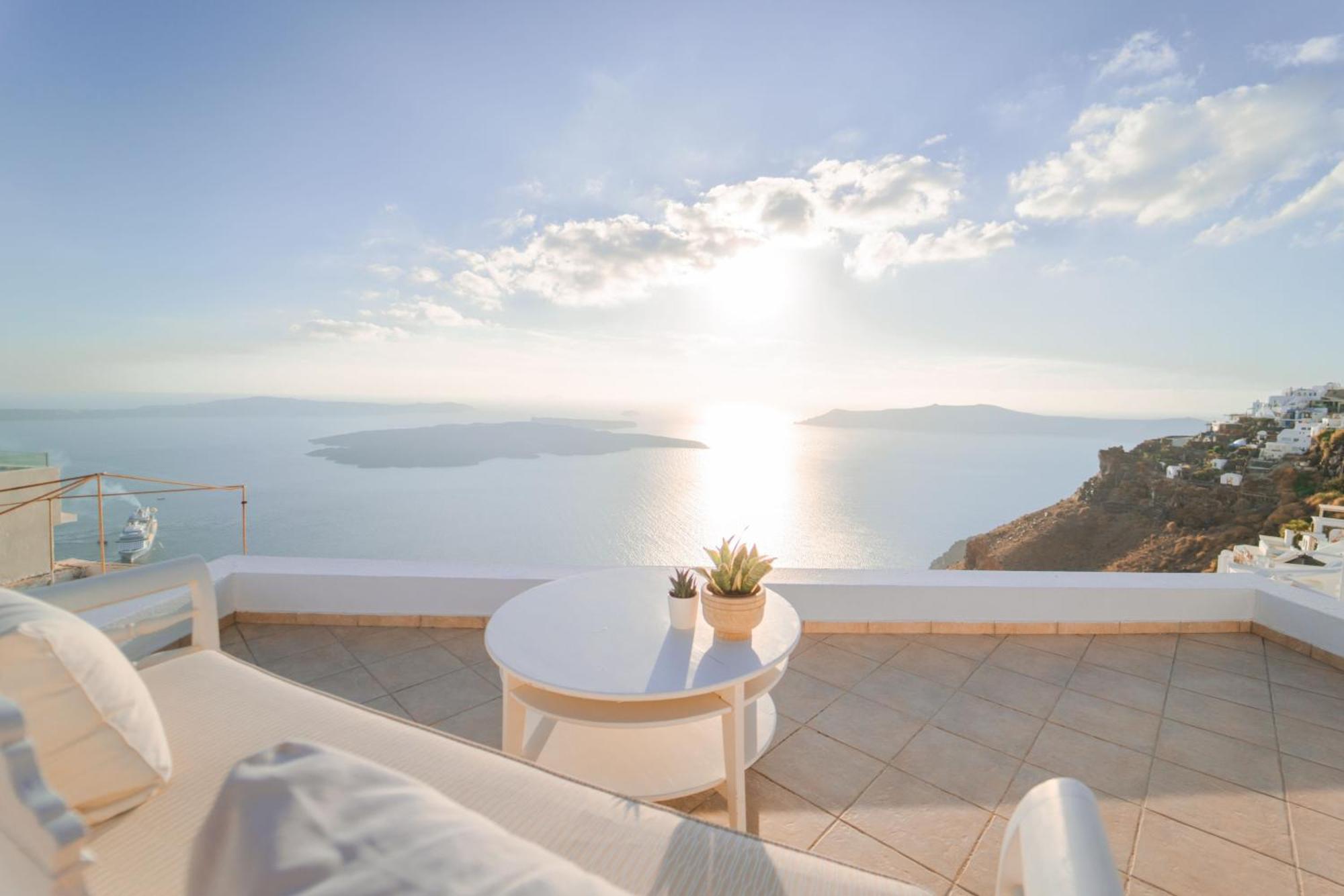 Spitia Tzitzi * Imerovigli (Santorini)