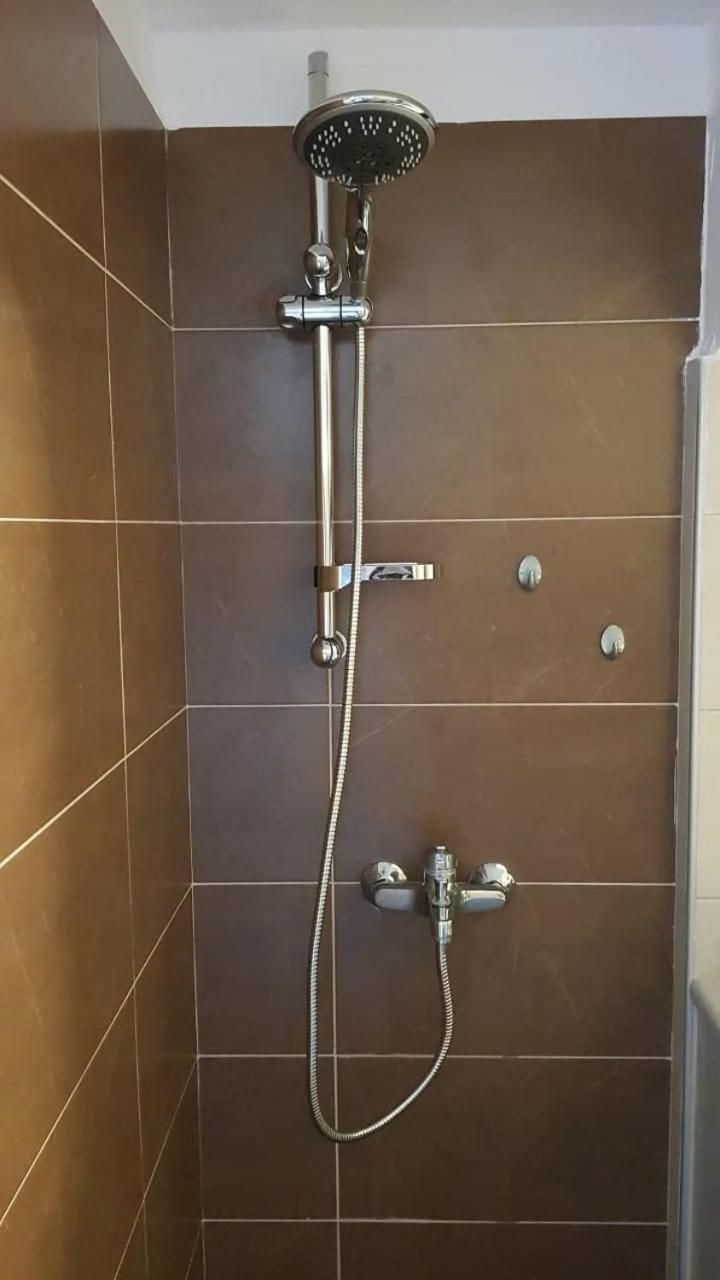 Villa E & E *