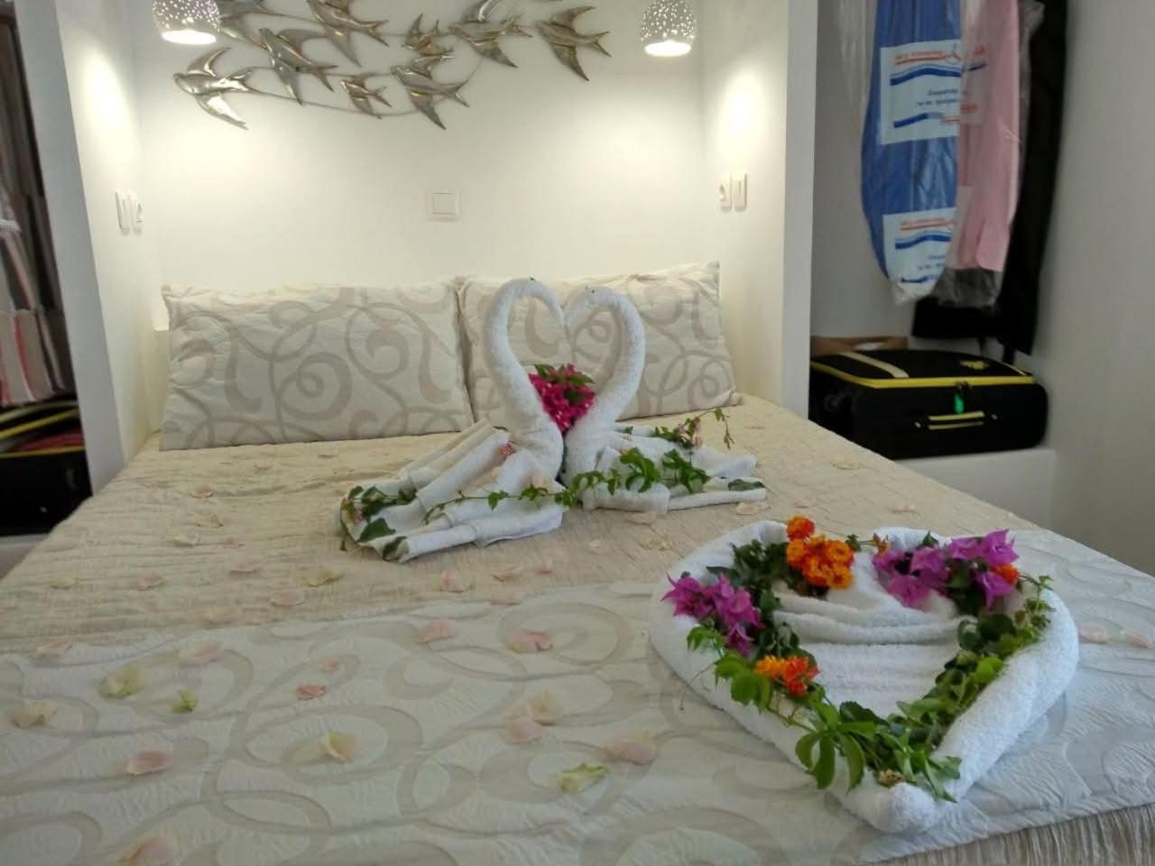 E & E Villa Kamari (Santorini)