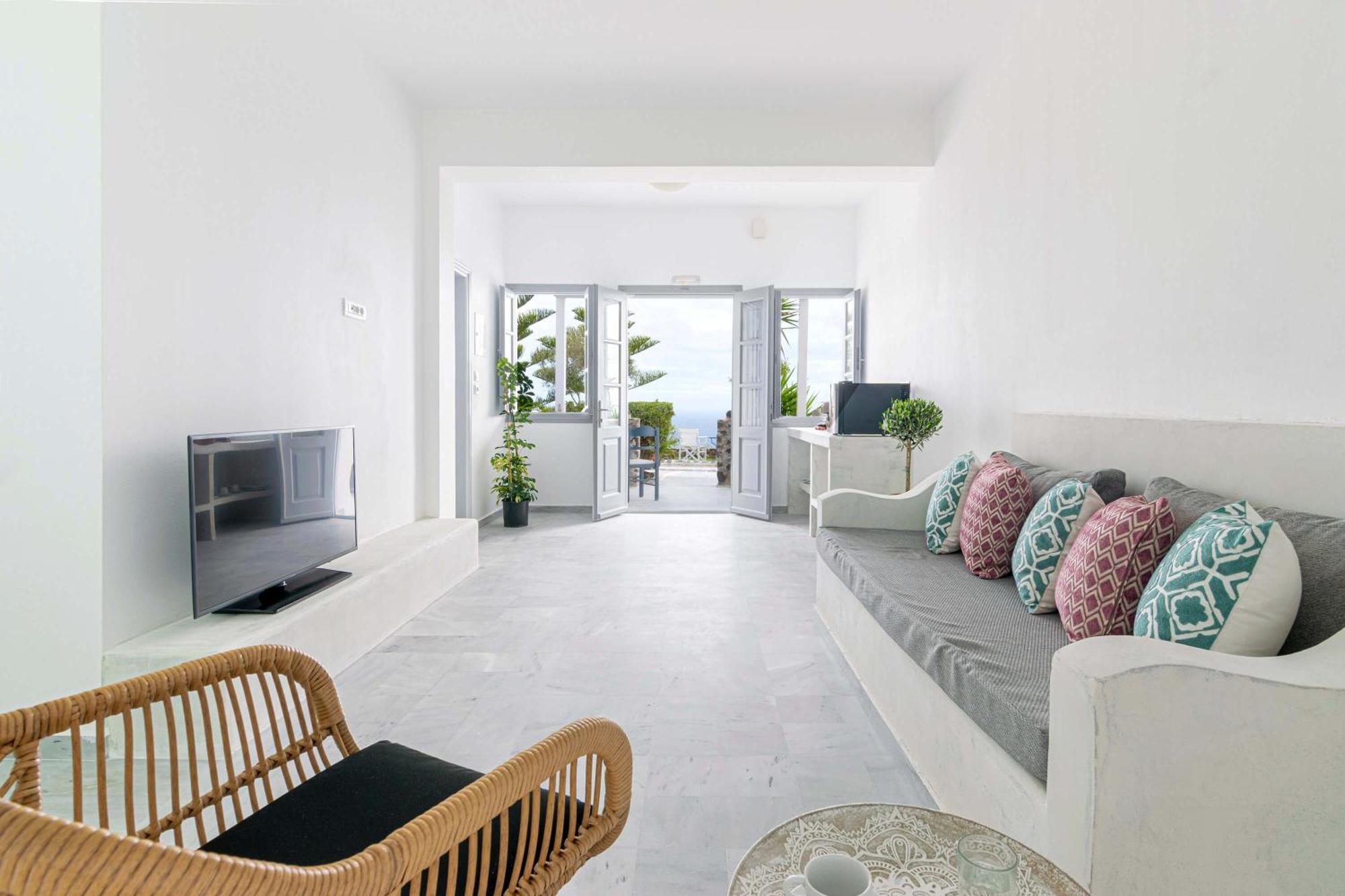 Phaos Santorini Hotel