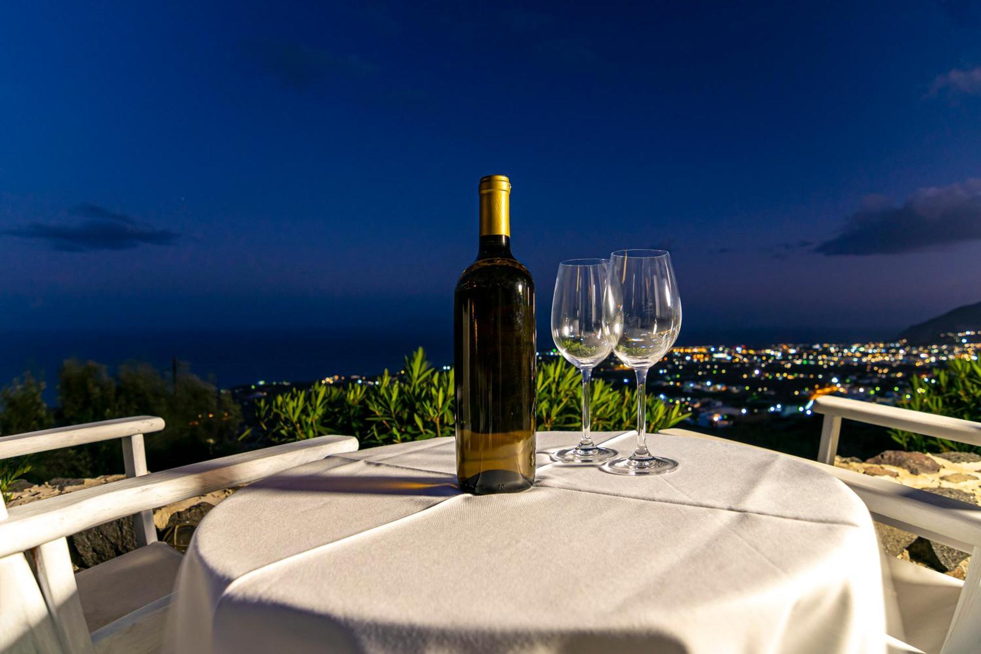 Phaos Santorini Hotel 3*