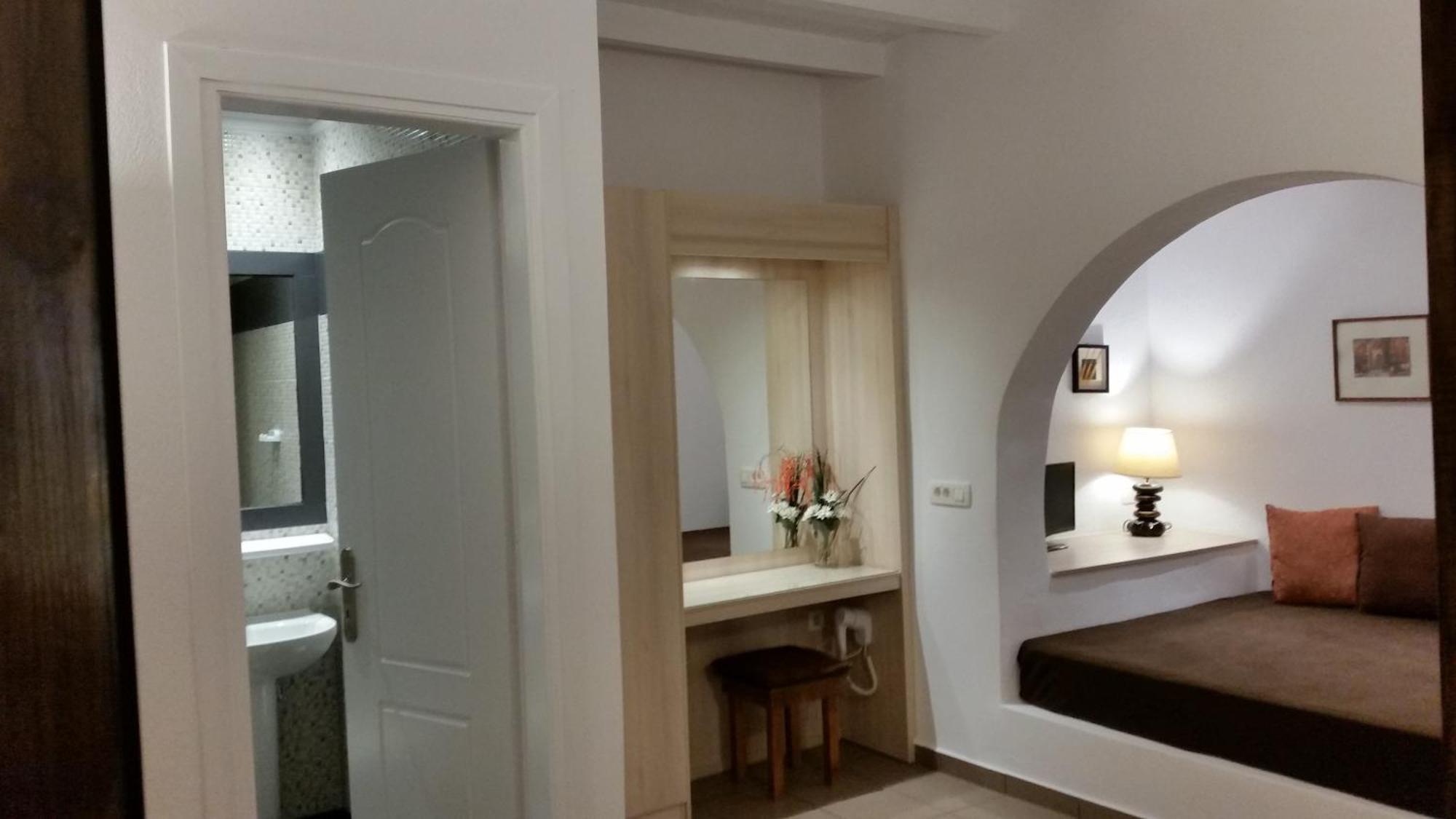 Aparthotel Abelonas Village *
