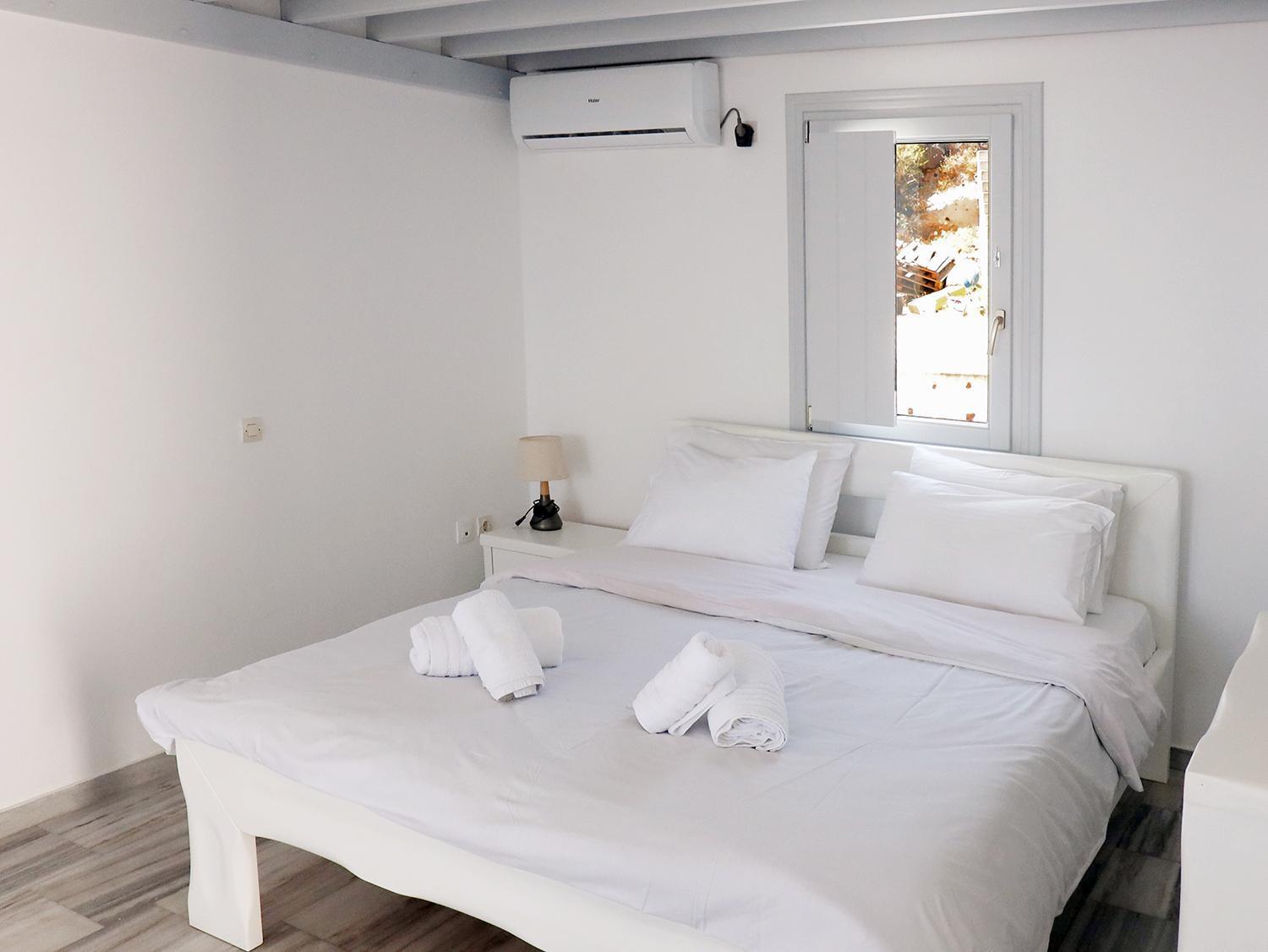 Phaos Santorini