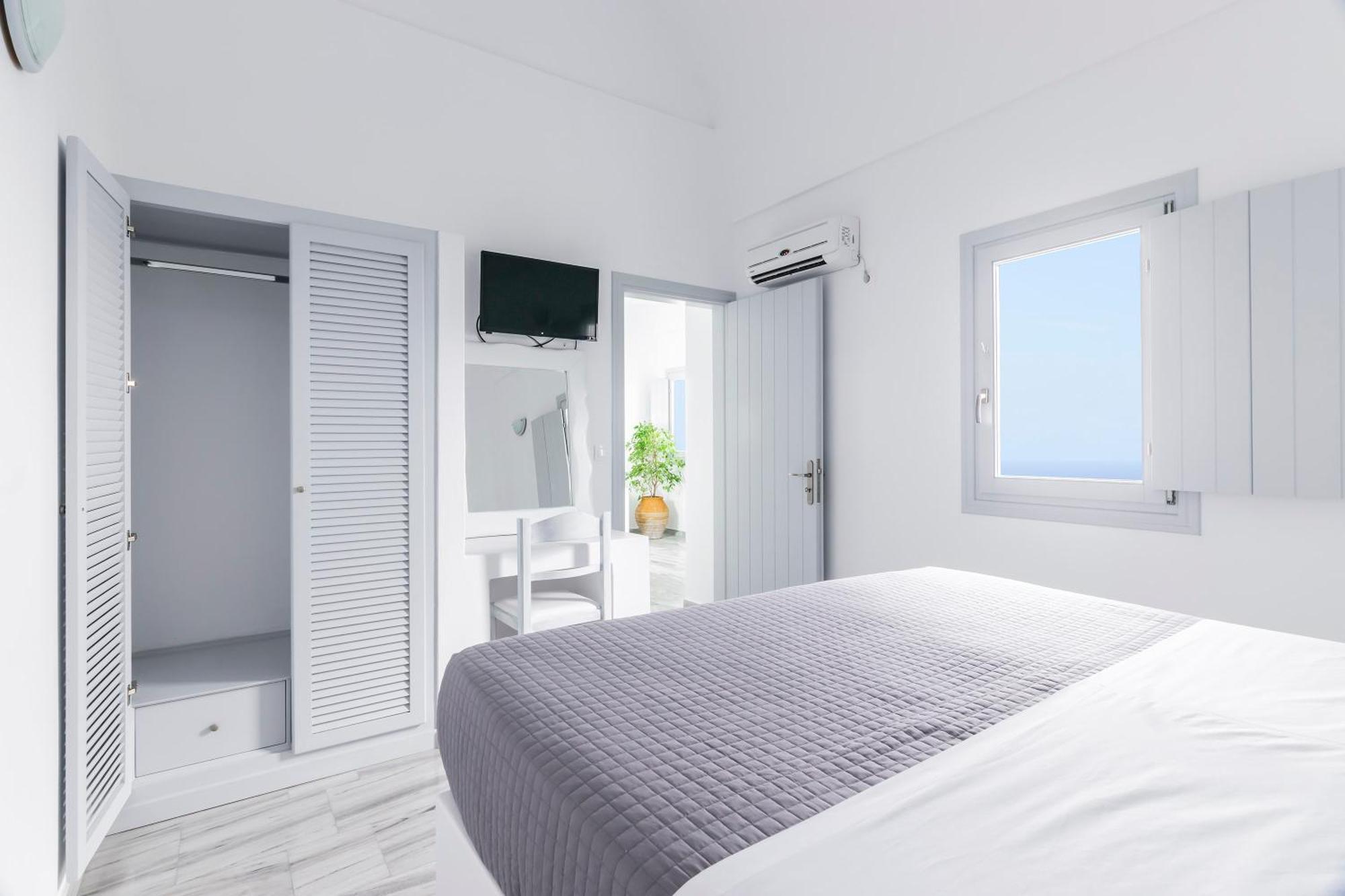Phaos Santorini 3*