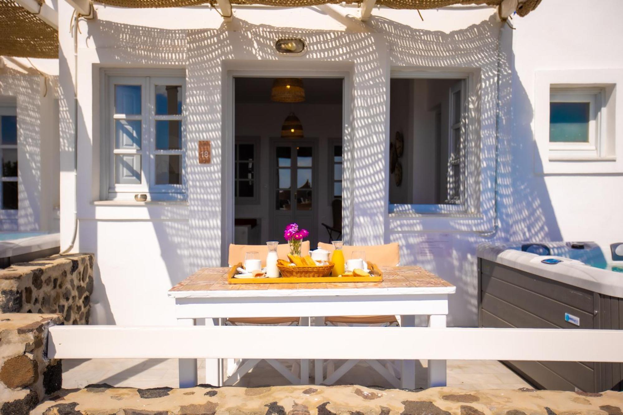 Phaos Santorini 3*