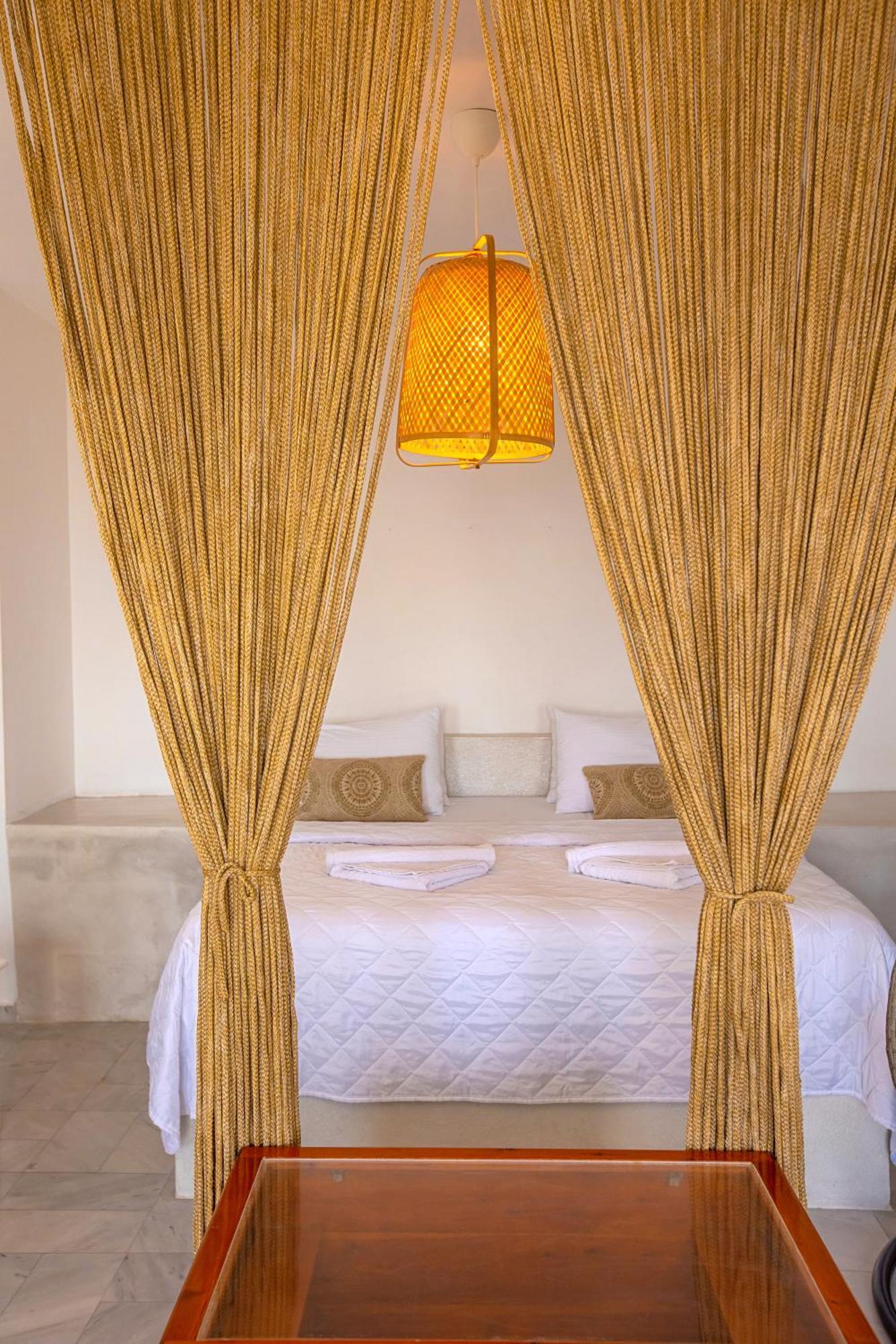 Phaos Santorini