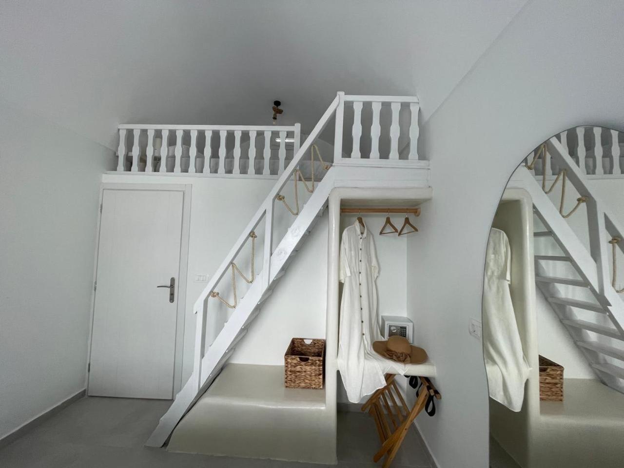 Mayema Cycladic House W Village And Black View Santorini Apartment *