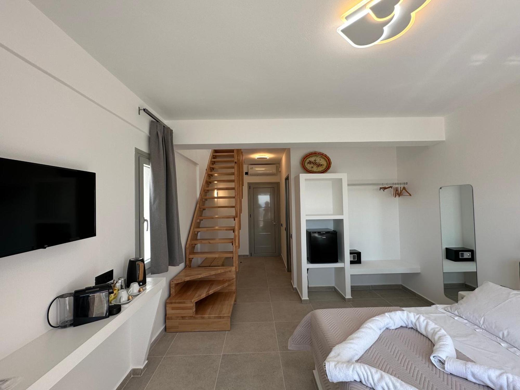 Hotel Lovely Hot-l Fira (Santorini)