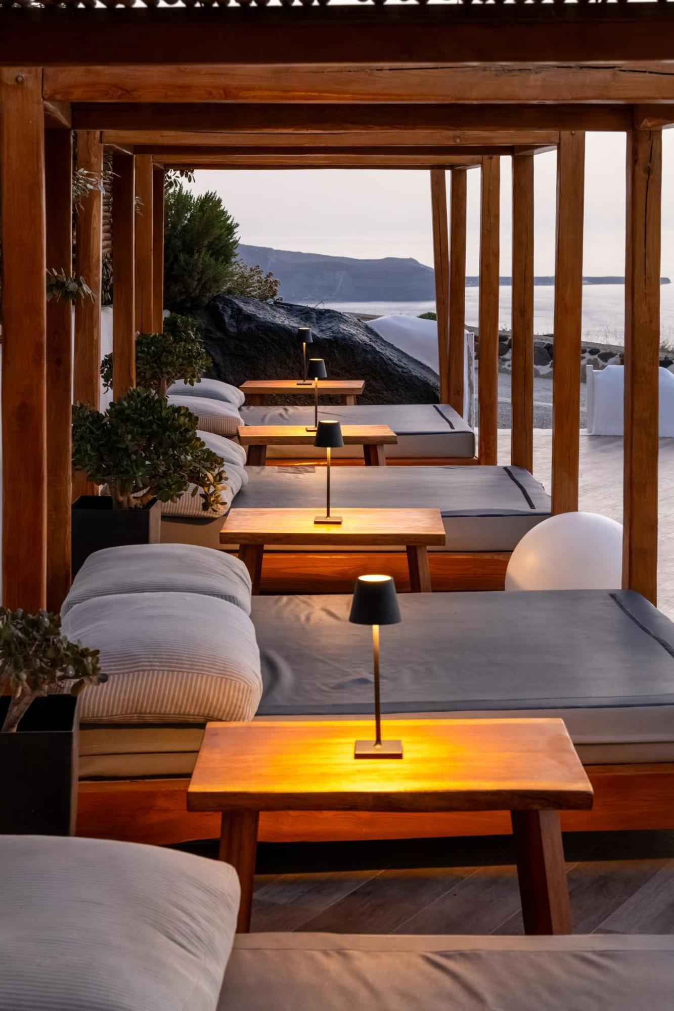Amaze Hotel
