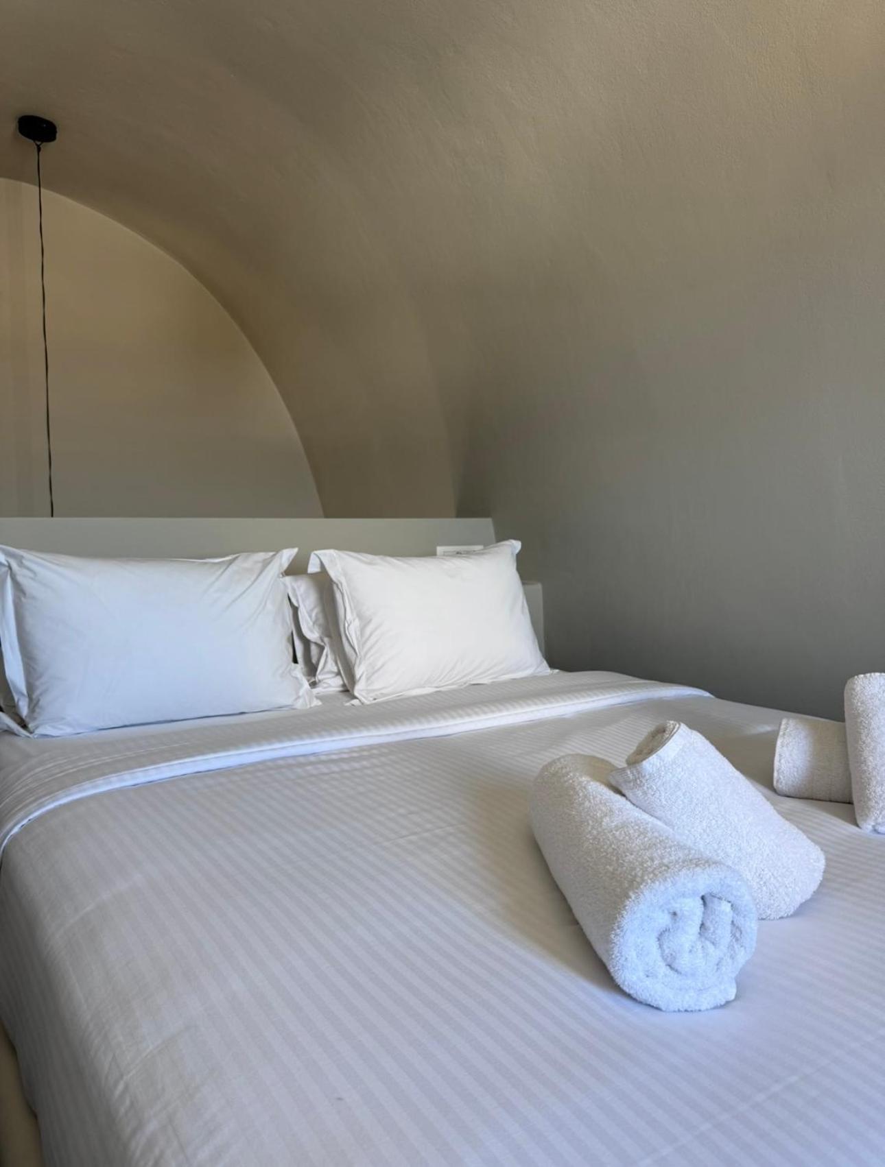 Black Diamond (adults Only) Akrotiri (Santorini)