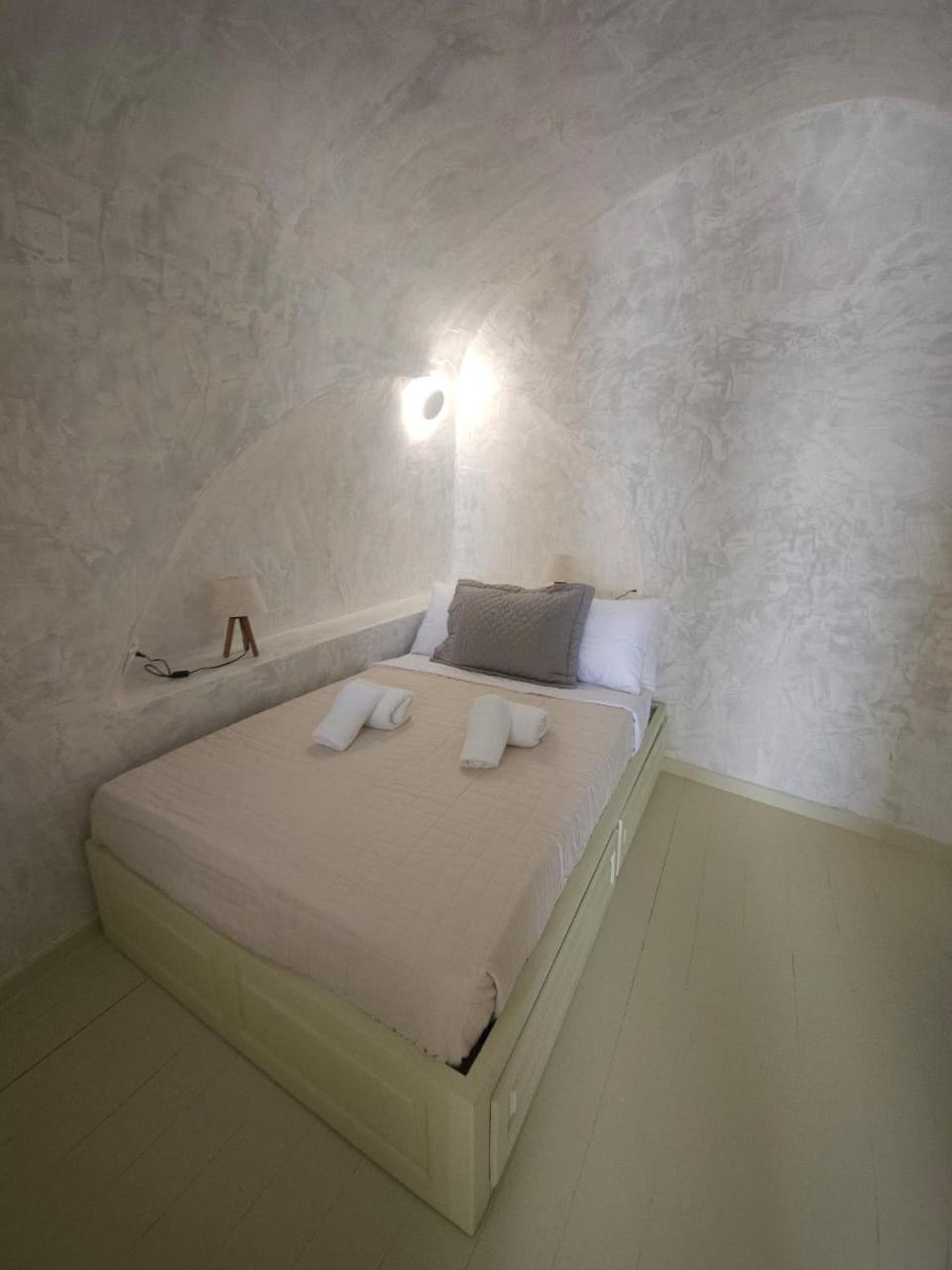 Phaos Apartment