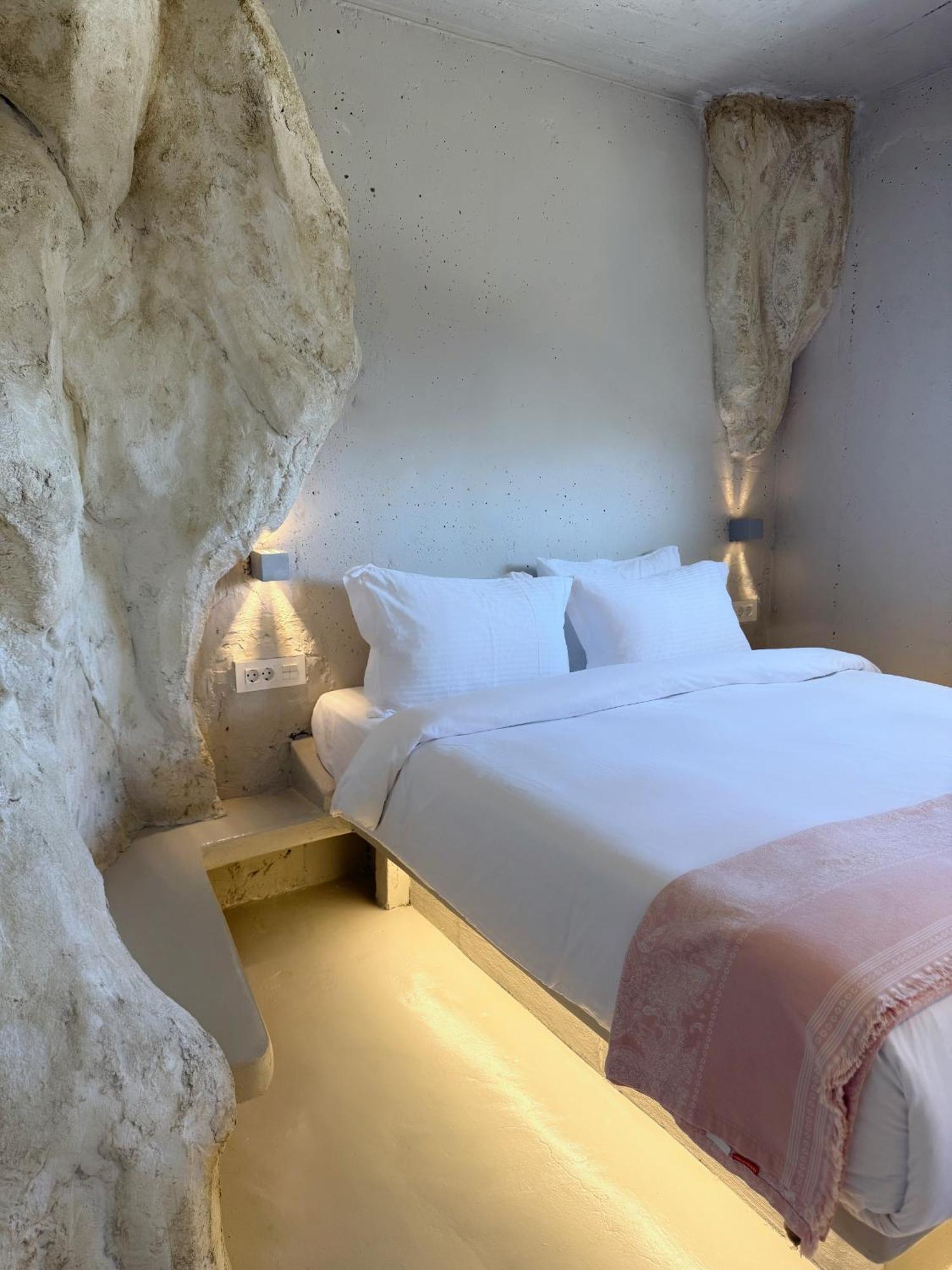 Apartment Canyon Santorini