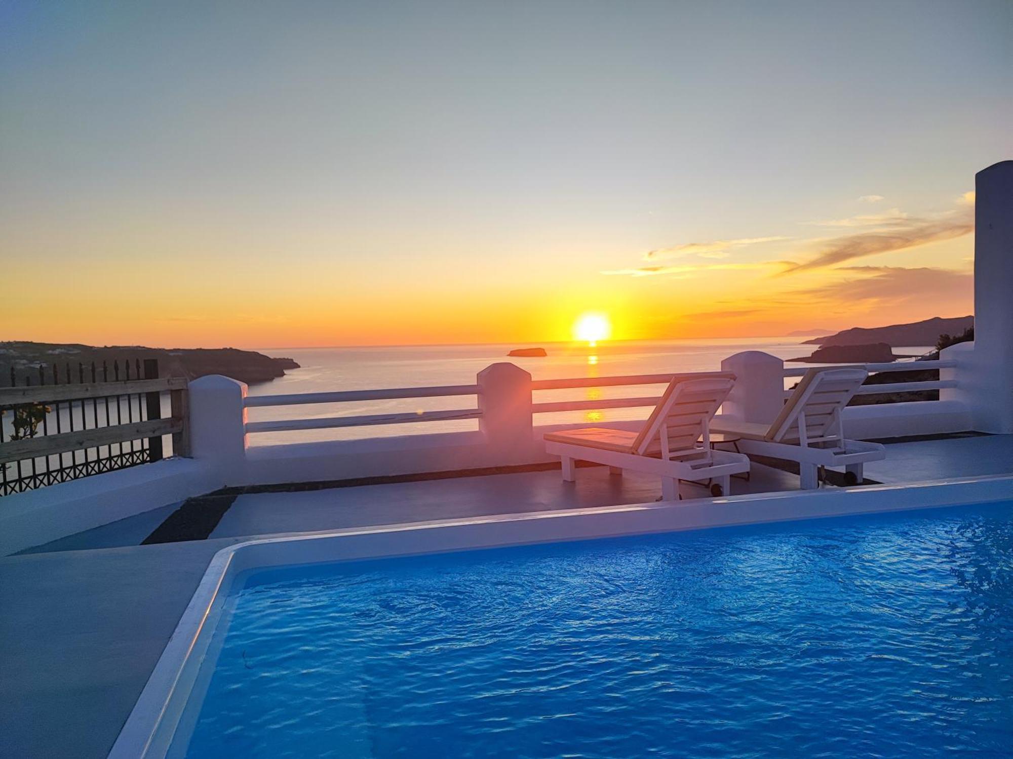 The Cliff Reflections - Adults Only Megalochori (Santorini)