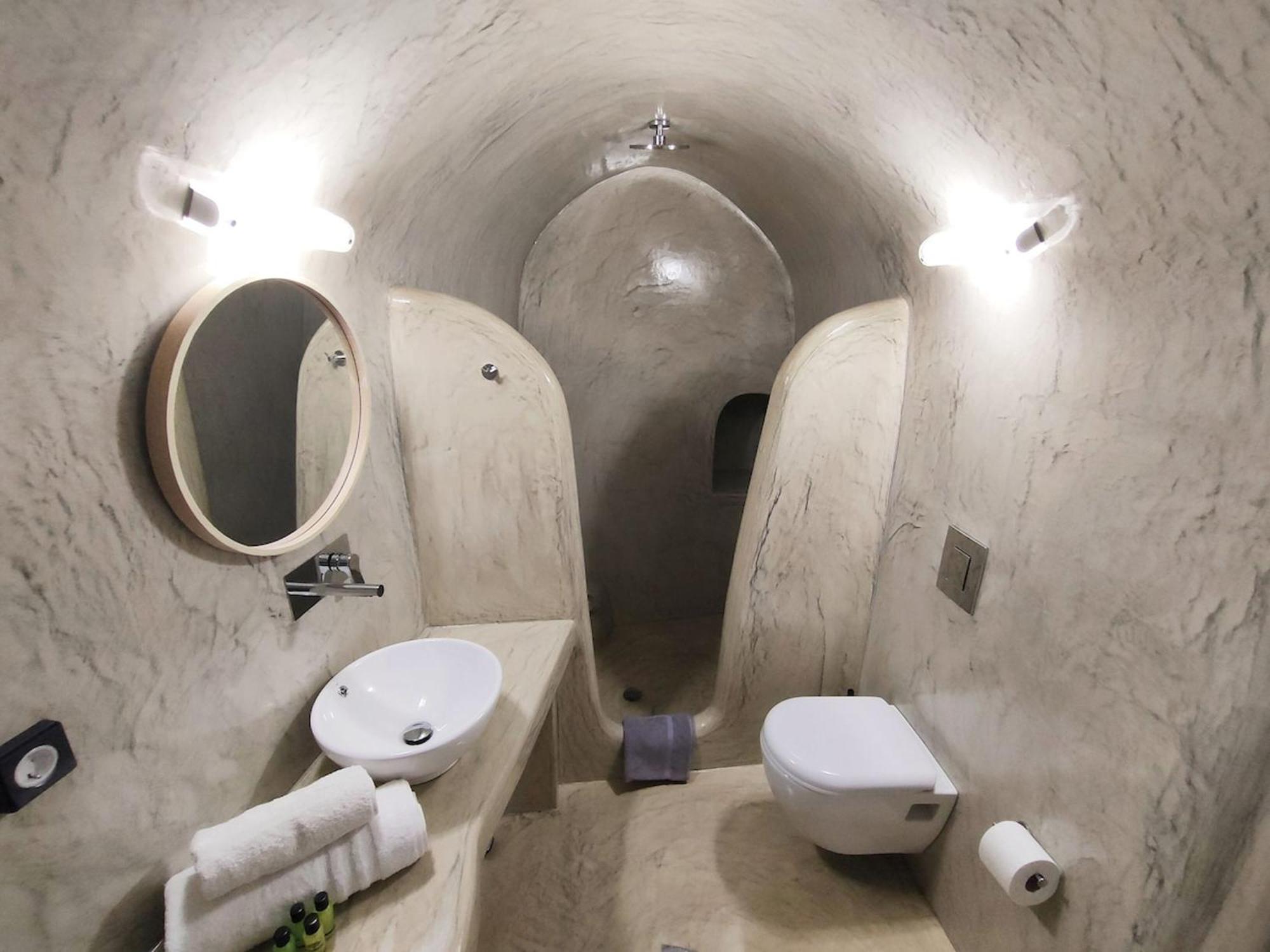 Villa Dreamer's Secret Emporio (Santorini)