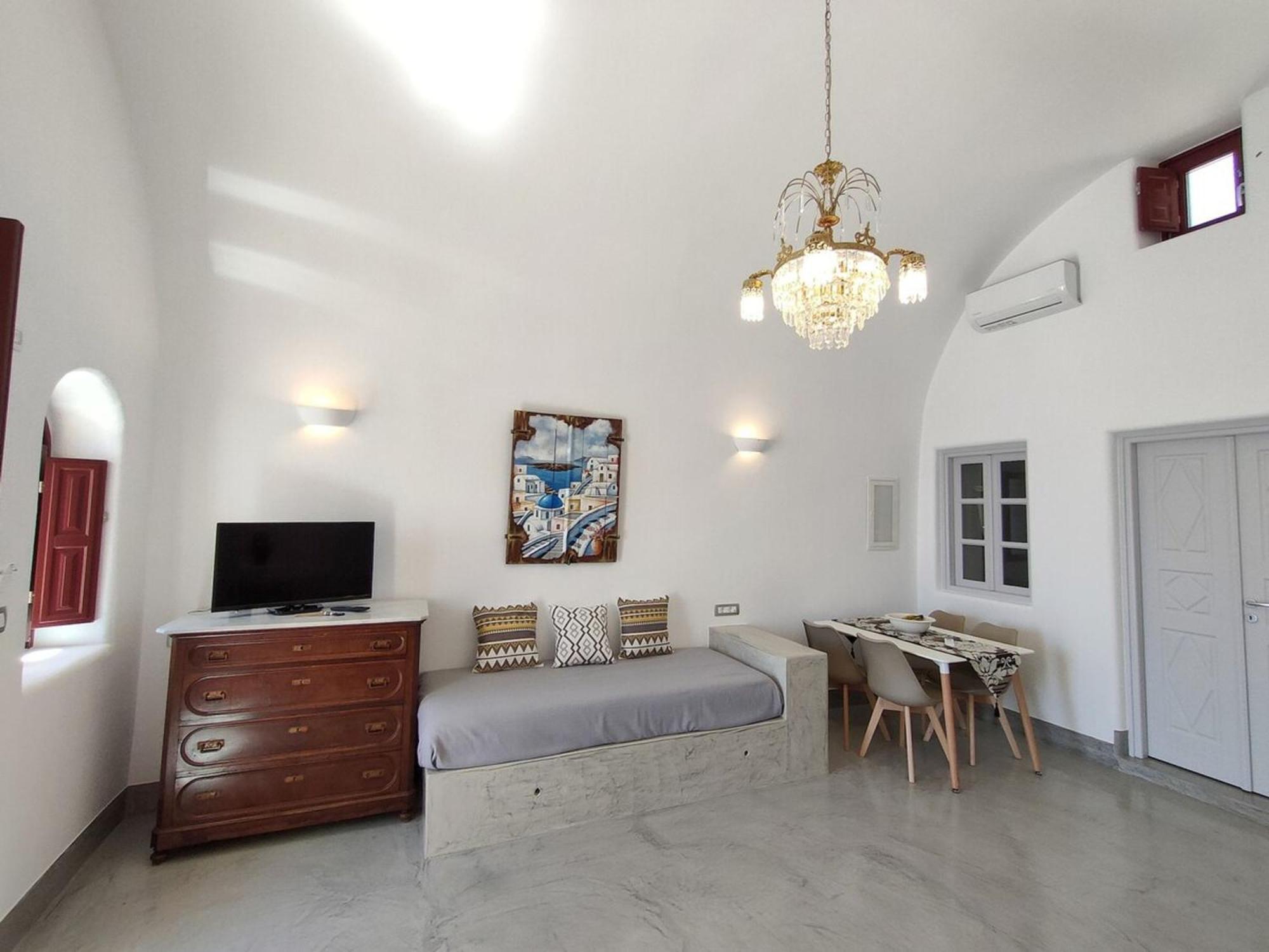 Dreamer's Secret Emporio (Santorini)