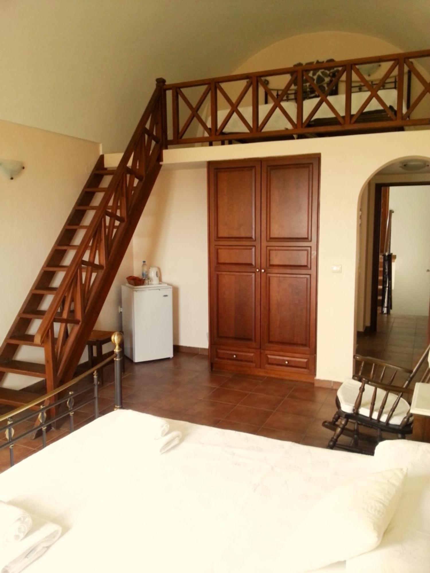 Costa Marina Guest house Fira (Santorini)