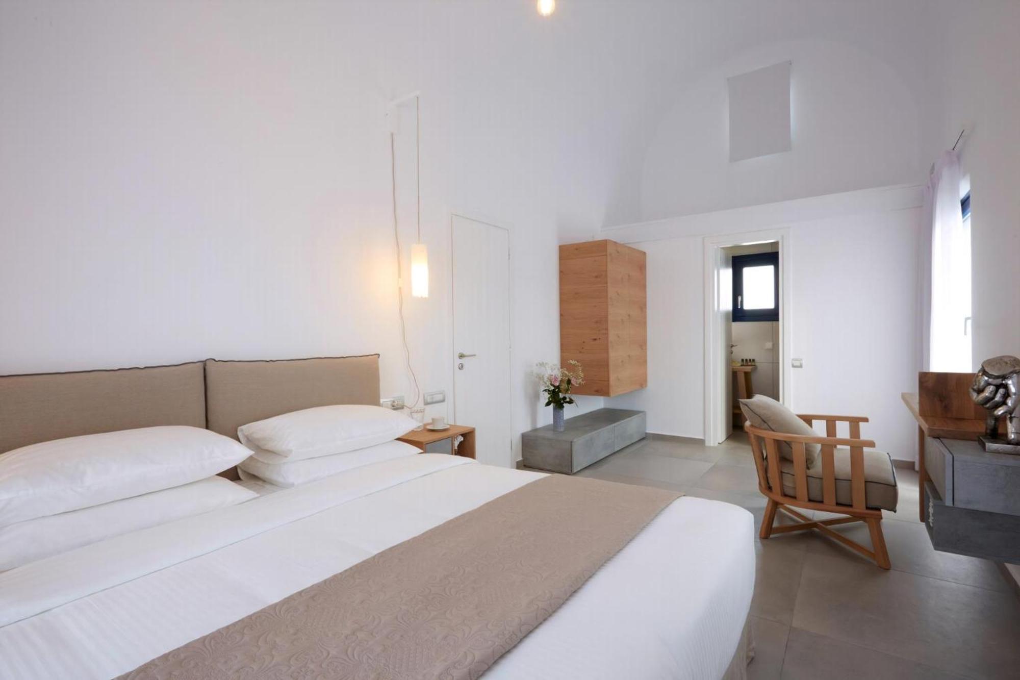 Aqua: Modern Santorini Retreat With Private Pool * Karterados (Santorini)