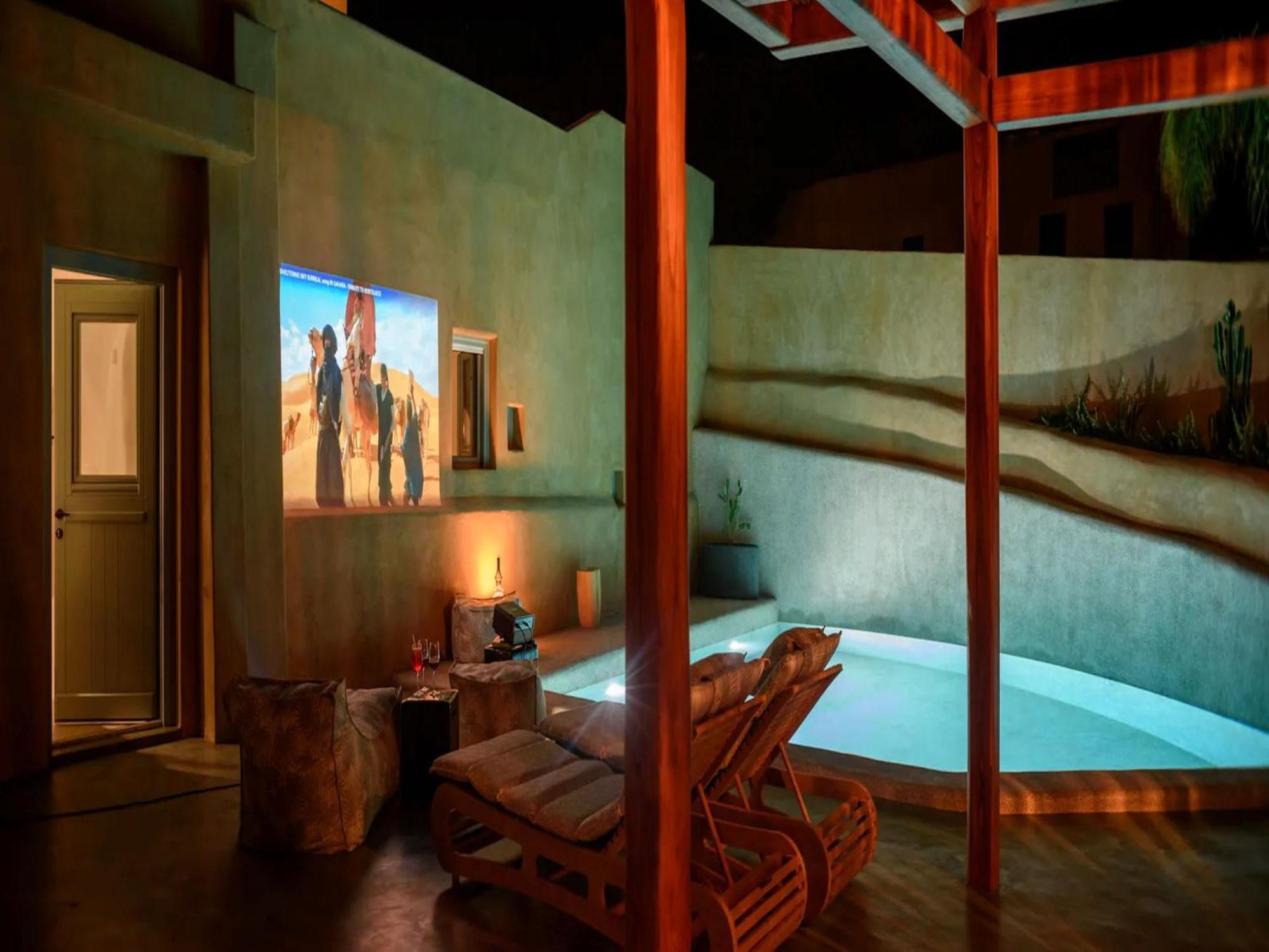 Villa Luxury Santorini Potamos: Private Heated Pool Retreat Exo Gonia