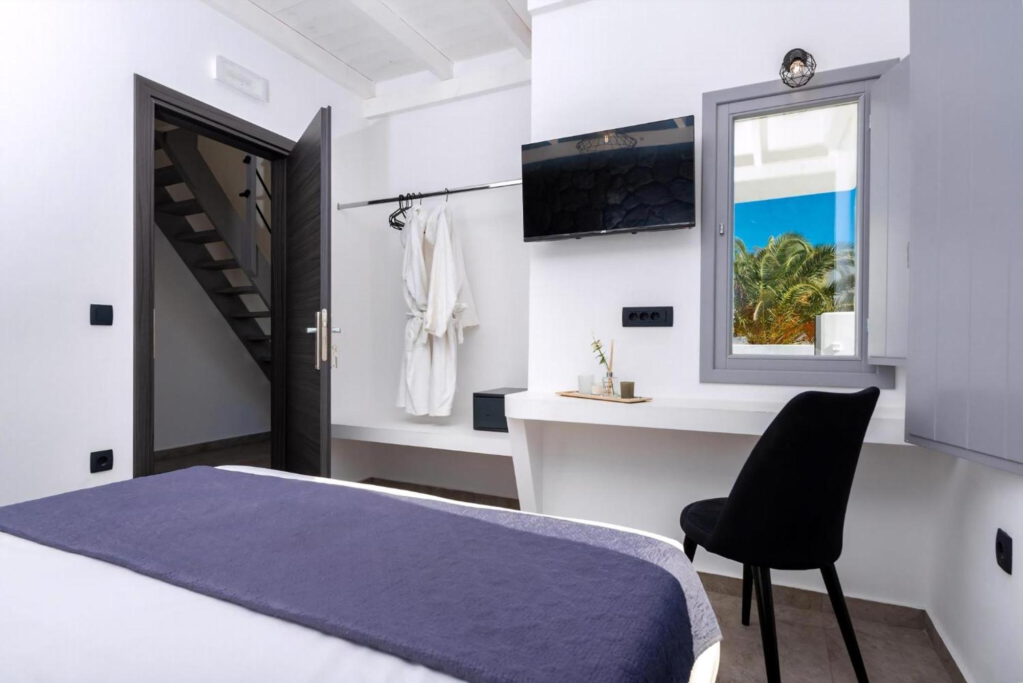 Flv Superior Villa With Private Heated Pool 2 Bedrooms Santorini * Perissa (Santorini)