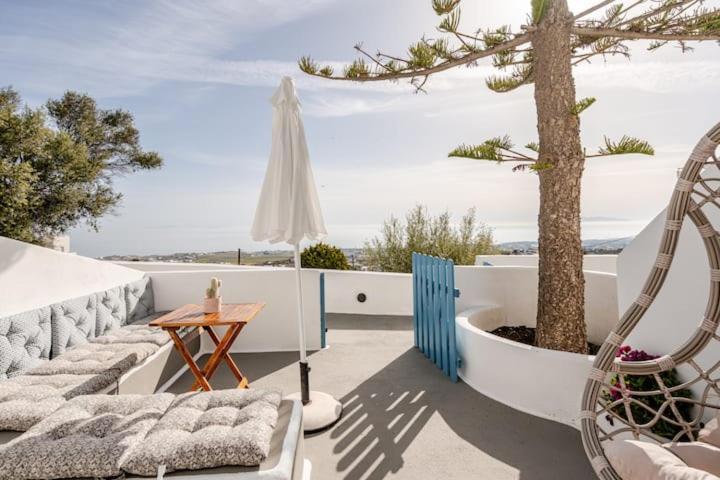 Euphoria & Deluxe * Fira (Santorini)