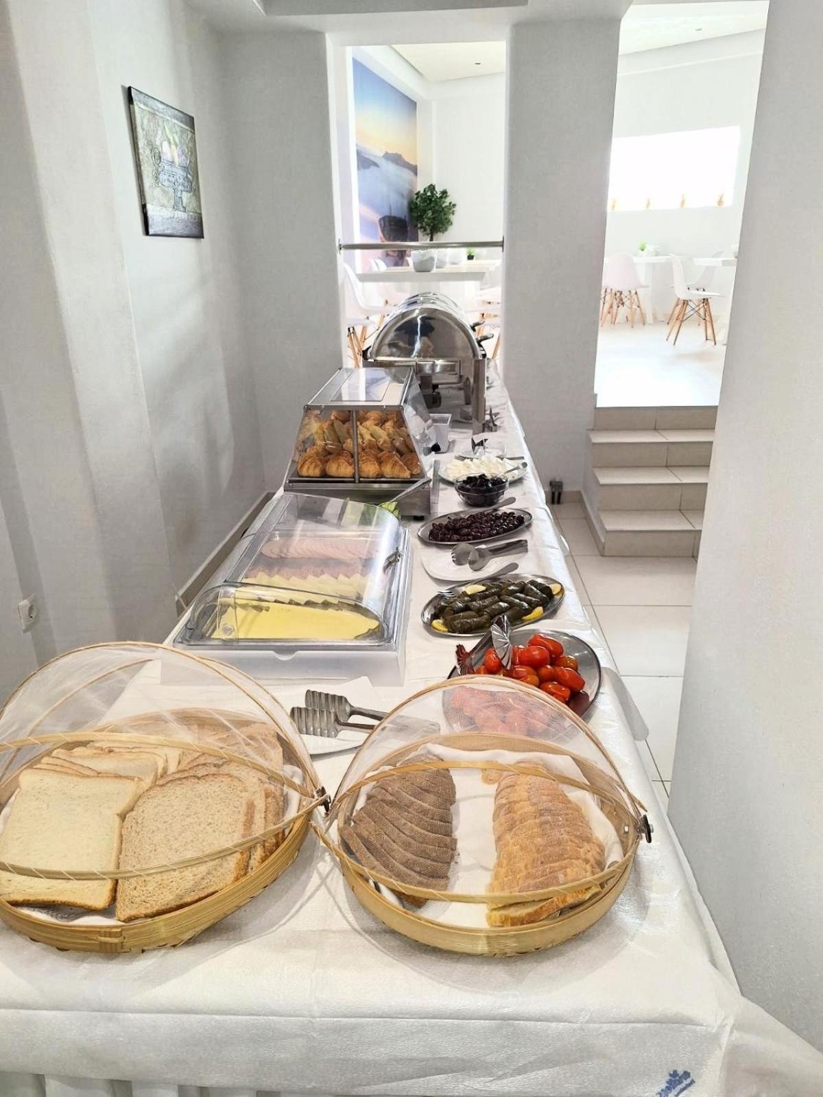 Anamnesis Fira (Santorini)