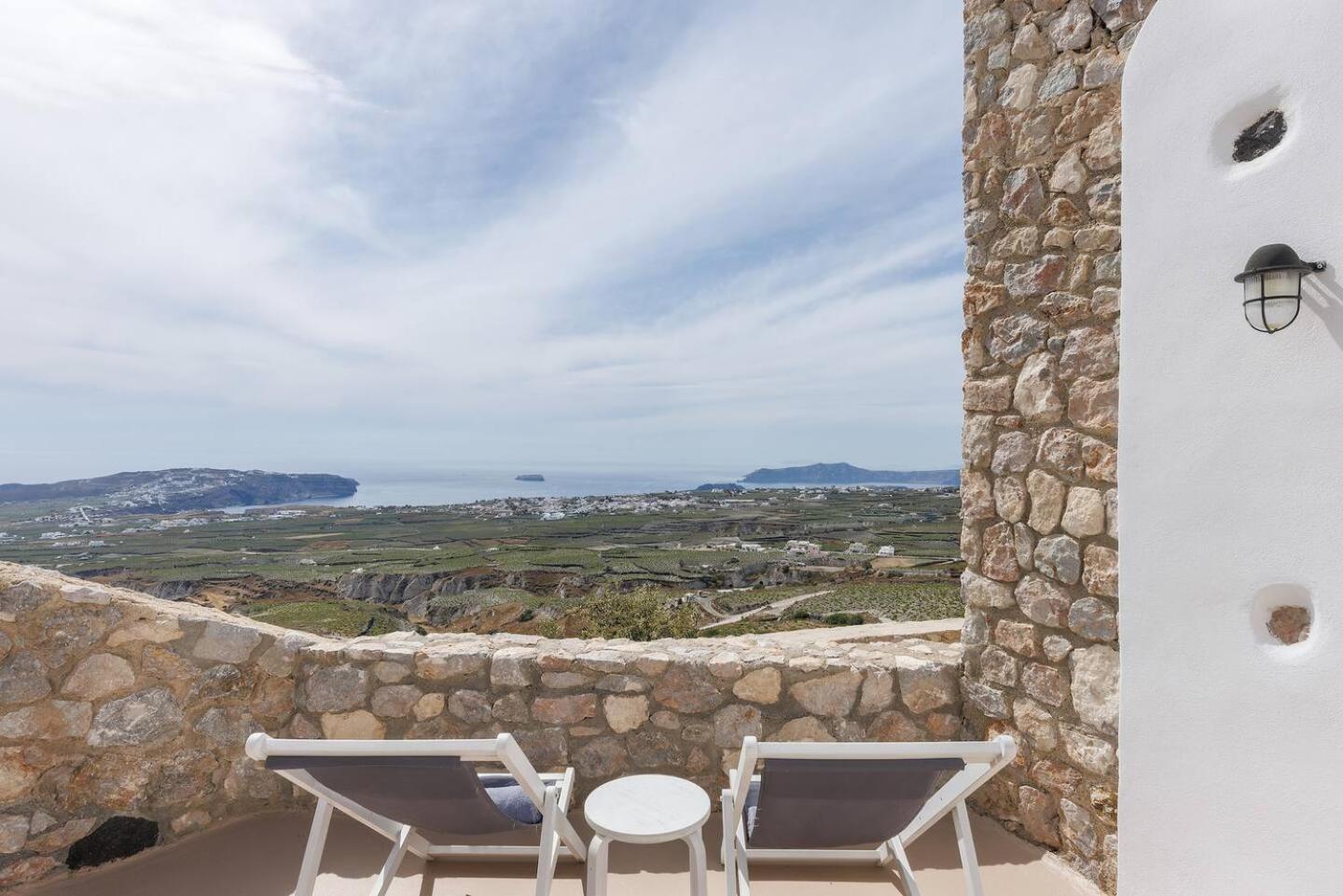 Zatrikion Santorini Pýrgos