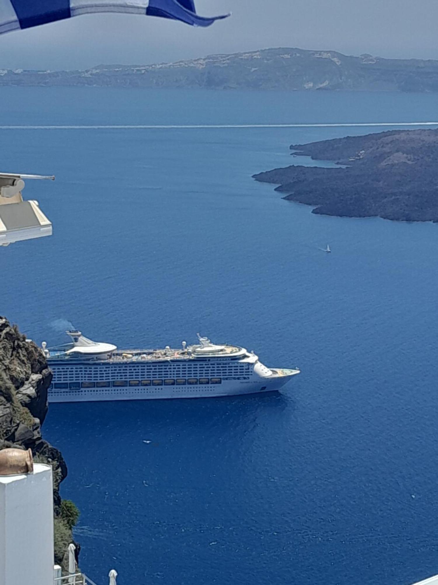 Amazing On The Cliff Imerovigli (Santorini)