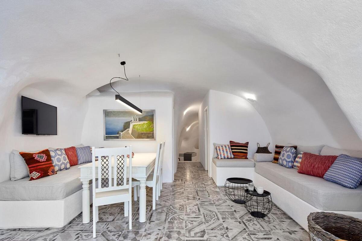 Two Cave With Garden Courtyard *
