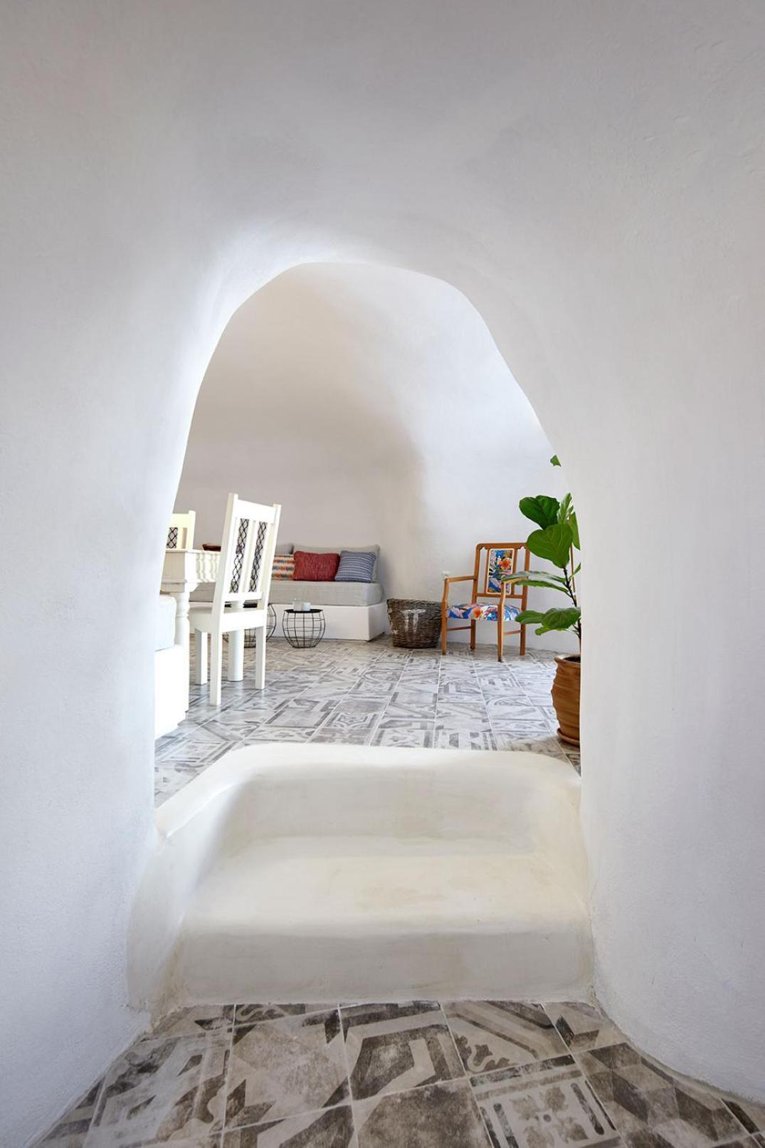 Two Cave With Garden Courtyard Pousada Megalochori (Santorini)