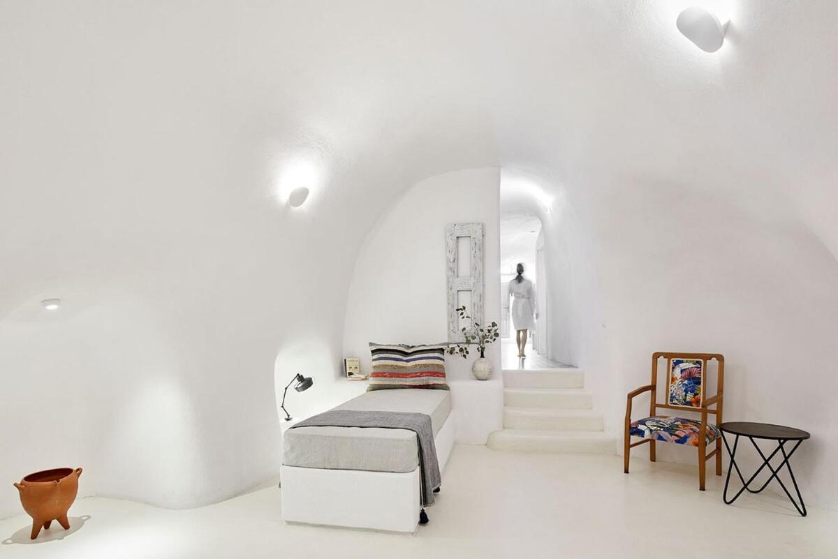 Two Cave With Garden Courtyard