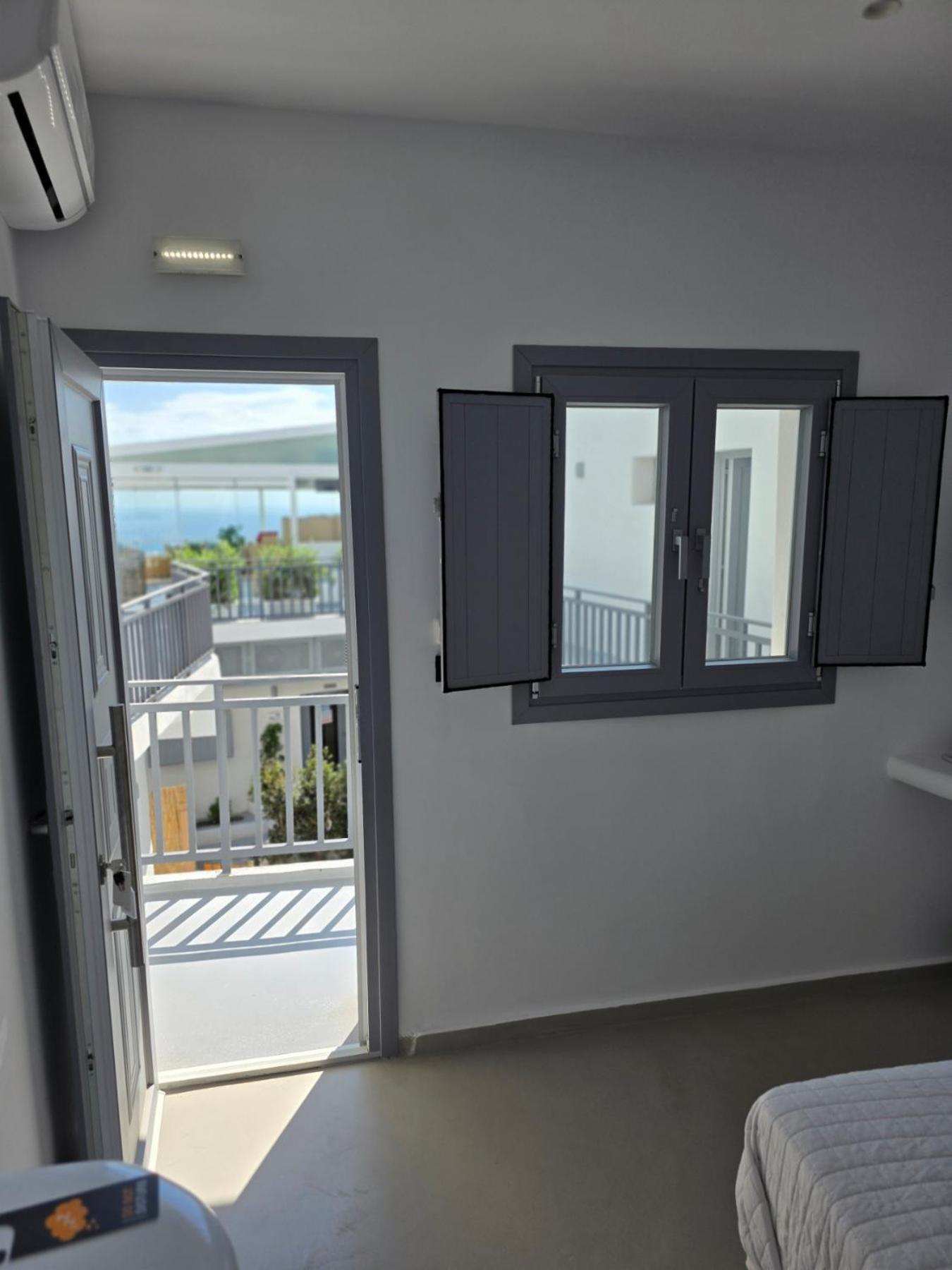 Tataki Family Hotel Fira (Santorini)