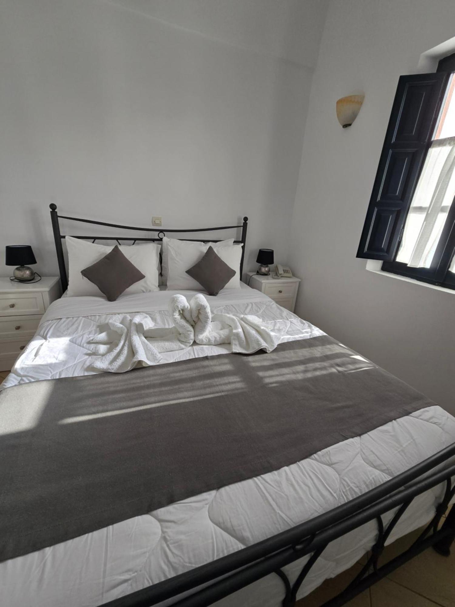 Aparthotel Anthonas Apartments