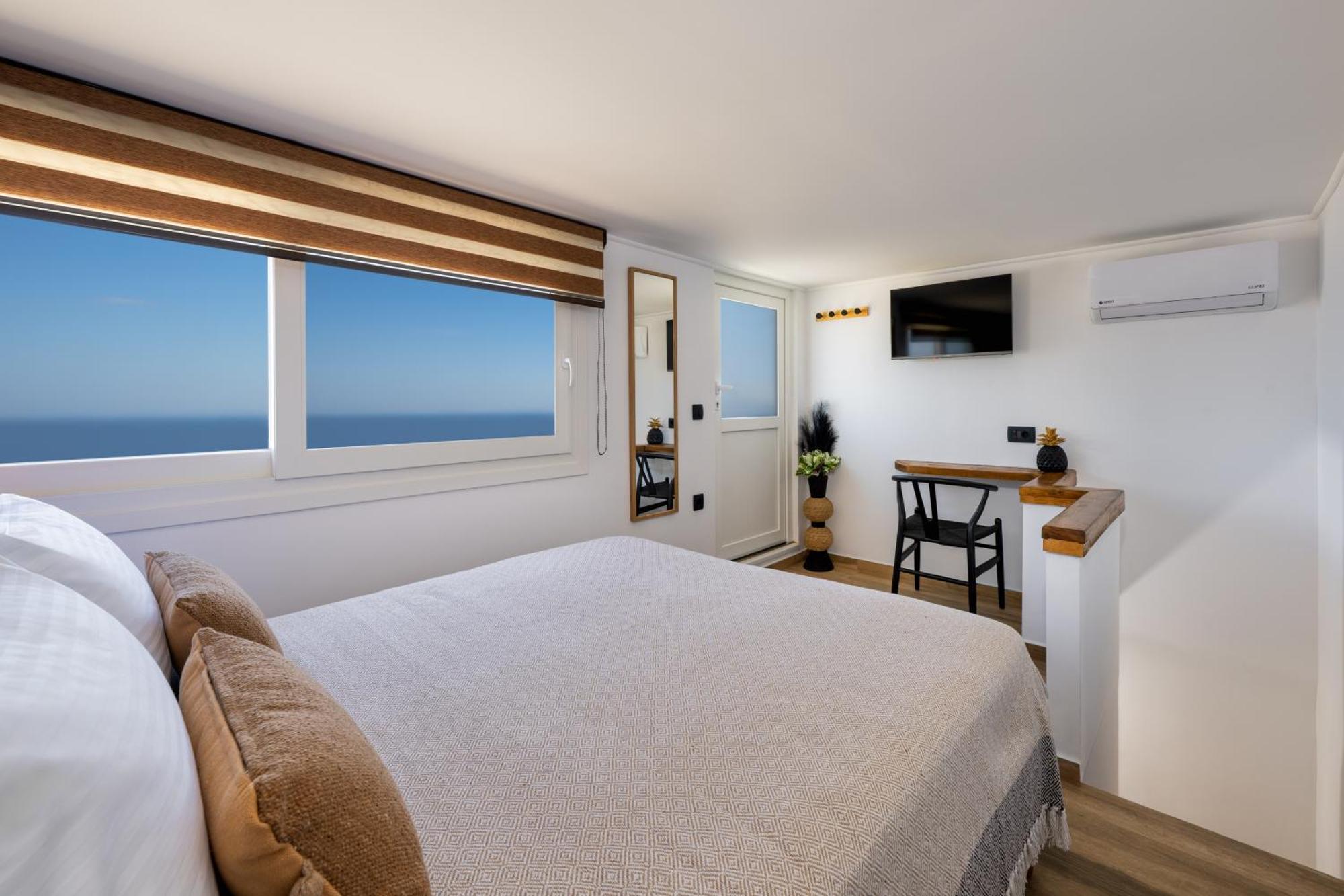 Plastiras Guest house Fira (Santorini)