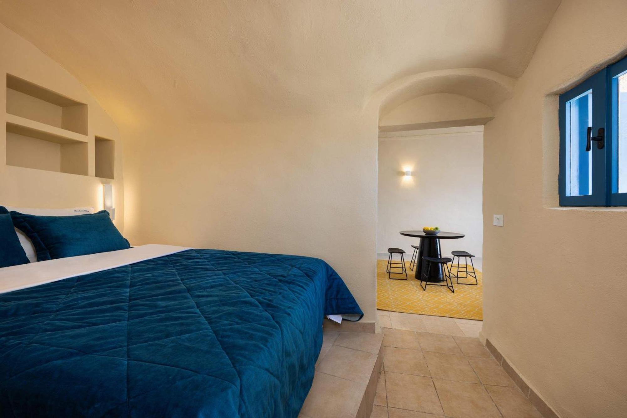 Amphora Aelia Gem - Akrotiri Seaview Getaway Holiday home