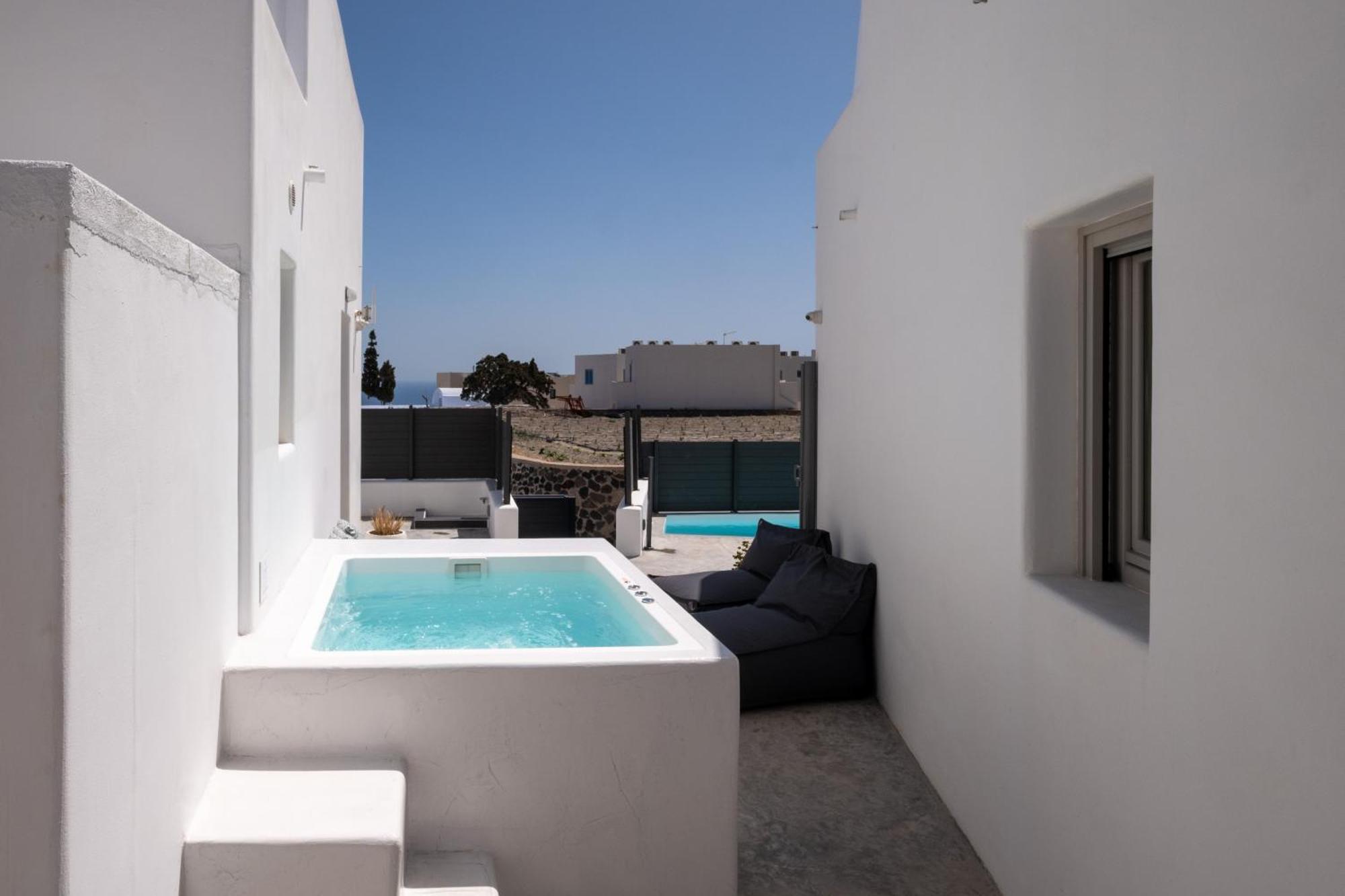 Aparthotel White Orchid *