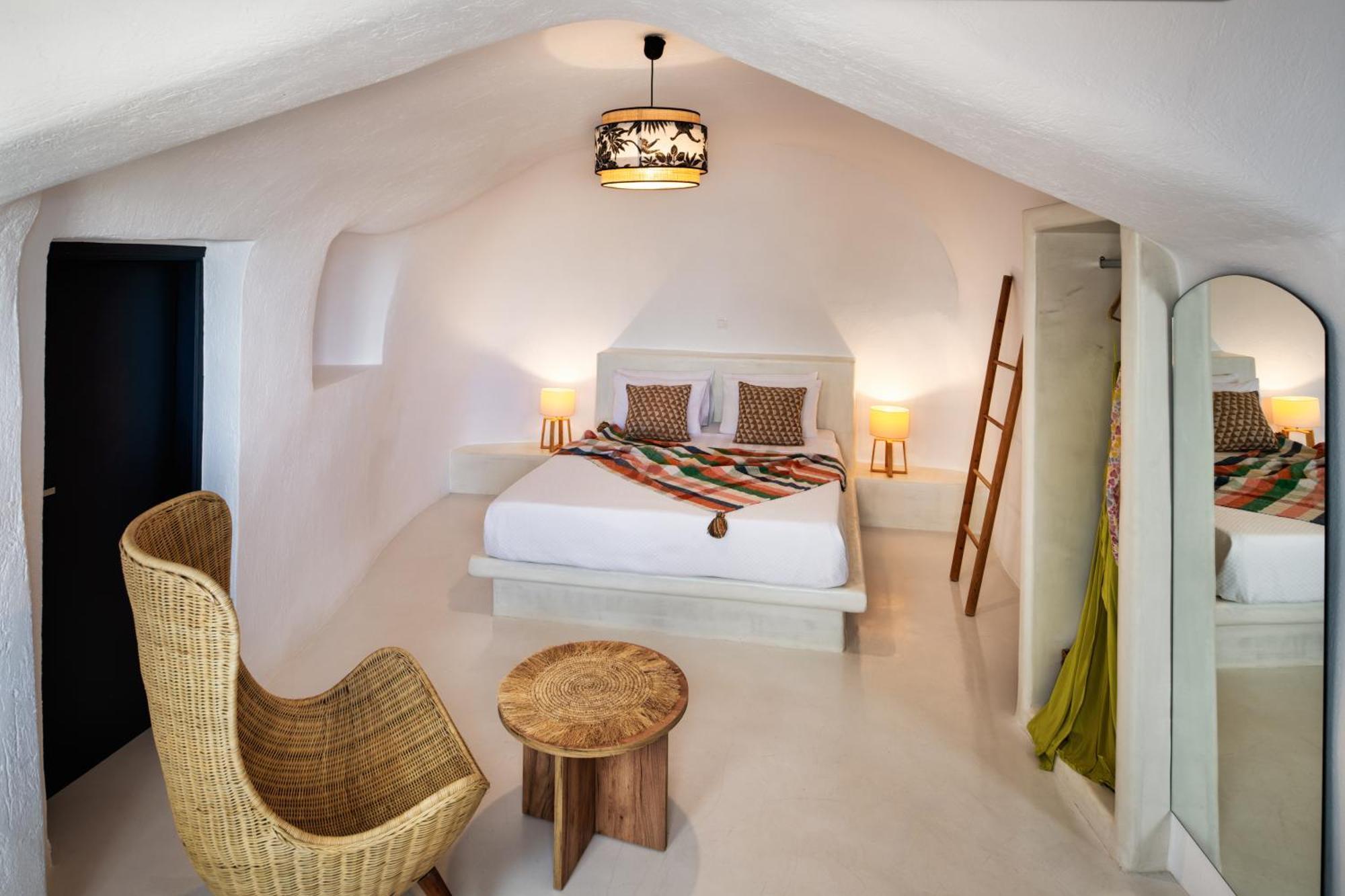 Villa Amphora Luxury - Akrotiri Seaview Escape